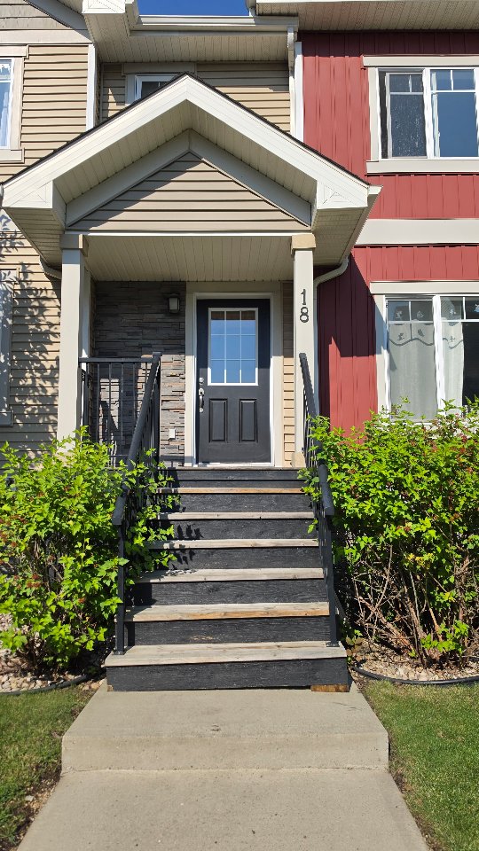 COMING SOON IN TERWILLEGAR!
Modern elegance meets low-maintenance living in Southwest Edmonton! From the sleek architectural glass railing wall to the rich espresso kitchen finishes, this townhouse is beautifully styled and ready for its next owner.
Property Highlights:
3 Bedrooms (including primary suite + home office space)
2.5 Bathrooms
Attached Garage
Standout Features: Stunning glass staircase partition, dark granite counters, modern sputnik dining light, & open-concept main living space
📍 Terwillegar, Edmonton
Enjoy living minutes from the Terwillegar Community Rec Centre, local trails, top schools, and quick access to Anthony Henday Drive.
📲 Want a private early access before this hits the MLS? @minagayed.realestate
Photos by @milluxmedia