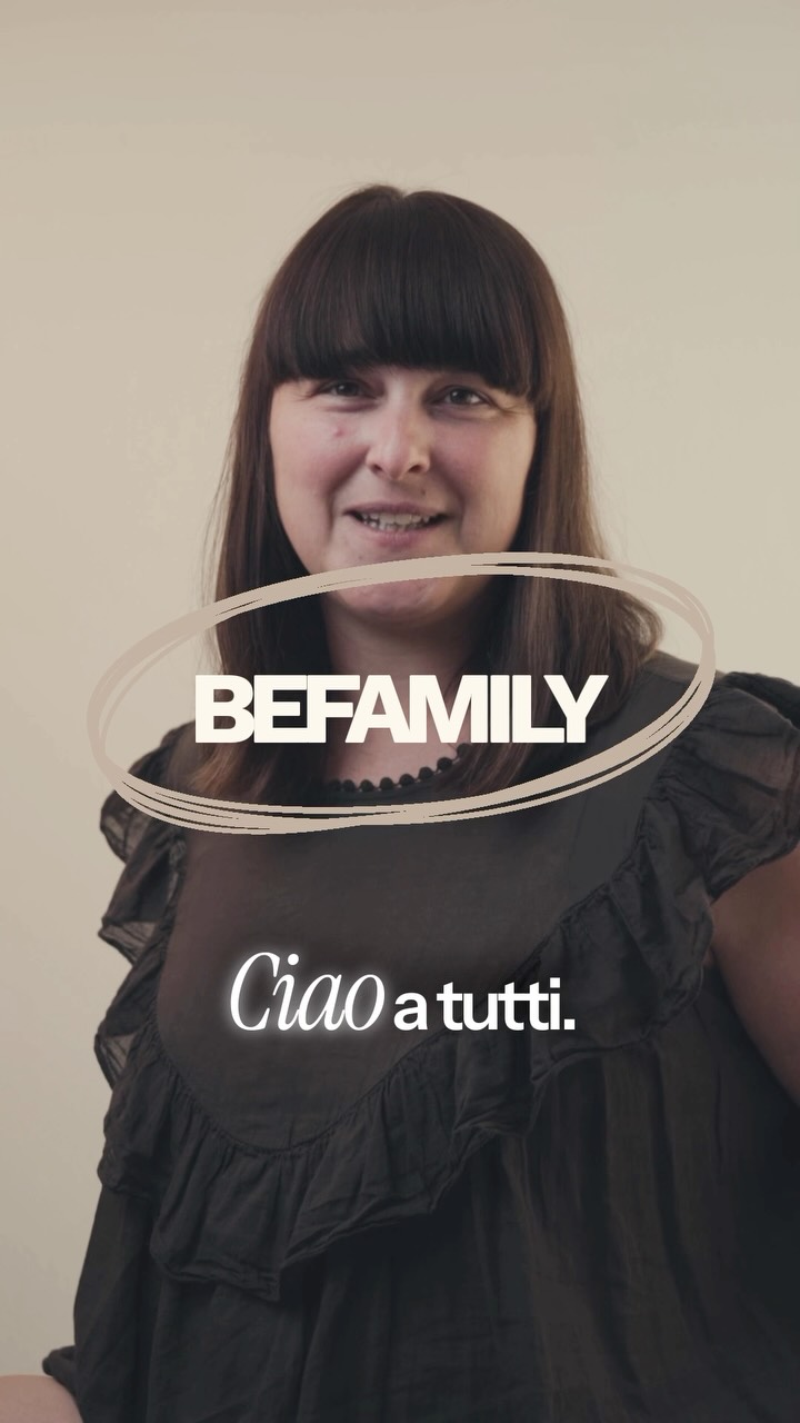 C’è una cosa che desideravo creare da tantissimo tempo.
Ogni anno rivedo le stesse famiglie. Prima la gravidanza, poi il newborn, il primo compleanno, le foto di Natale... e, piano piano, vedo crescere i vostri bambini insieme a voi.
Mi sono resa conto che volevo trovare un modo per dirvi grazie. Davvero.
Così è nata **BeFamily**. 🤍
Non è solo una card fedeltà. È un piccolo modo per prendermi cura di chi sceglie di costruire con me i ricordi della propria famiglia, anno dopo anno.
Ogni servizio fotografico, Mini Sessione o evento vi permette di accumulare punti che si trasformano in premi e vantaggi dedicati.
Ma soprattutto, chi fa parte di BeFamily ha la priorità sulle prenotazioni delle Mini Sessioni e dei servizi di Natale, prima che vengano aperte al pubblico, oltre ad accedere a condizioni riservate.
L’iscrizione è completamente gratuita, si aggiunge al telefono in meno di un minuto e vi accompagnerà per tutto l’anno.
Se anche voi volete entrare nella mia grande famiglia, trovate il link in bio. Sul sito trovate il regolamento completo, tutti i premi e il funzionamento della membership.
Vi aspetto. 🤍
#BeFamily #PeregoSilviaFotografa #ricordifelicidifamiglia #fotografiadifamiglia