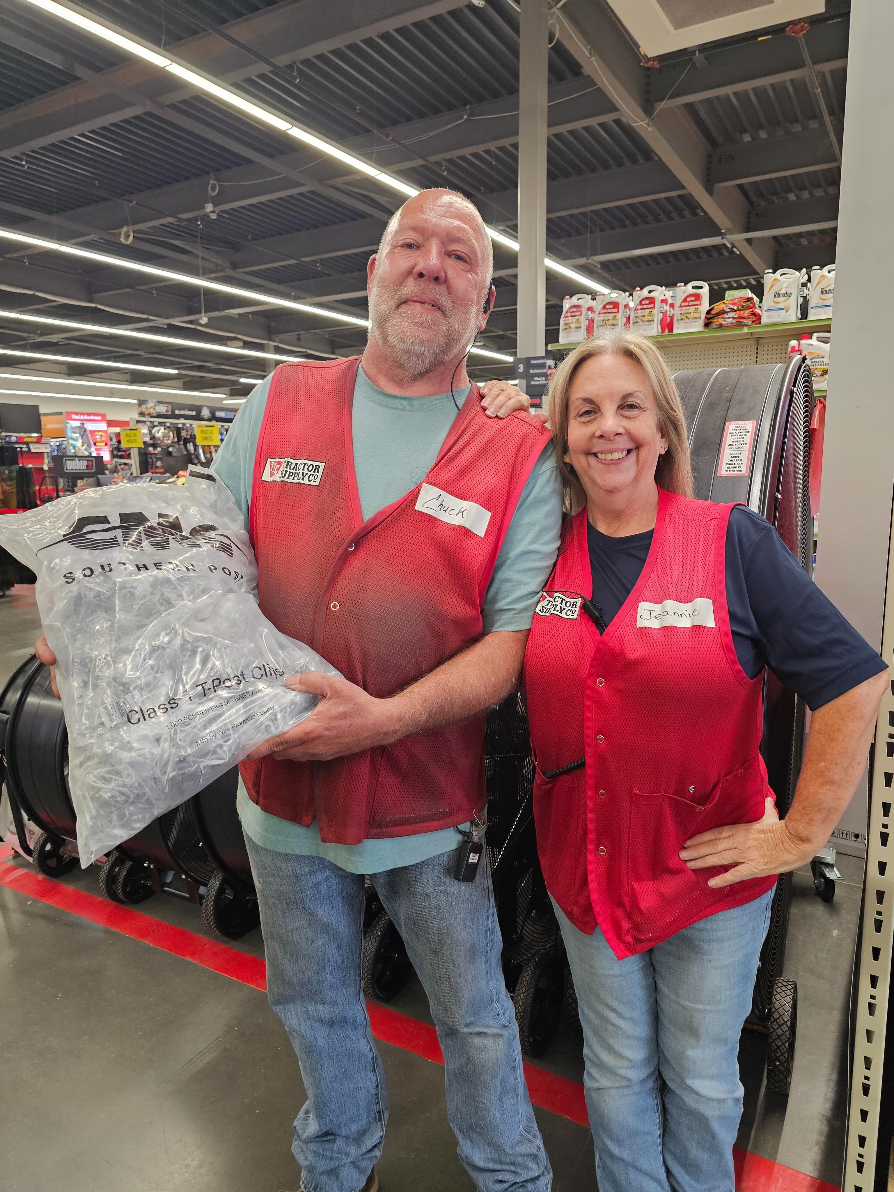 We would like to extend our heartfelt thanks to Tractor Supply in Camp Verde for stepping up when we needed help. Their generous donation of 1,000 T-post ties allowed our crew to continue repairing the park’s fence.
We are truly grateful for your kindness, thoughtfulness, and support during this challenging time. Thank you for being there for us!
#outofafricawildlifepark #outofafricawildlifeparkandsantuary #tractorsupplycompany #donation #kindnessmatters