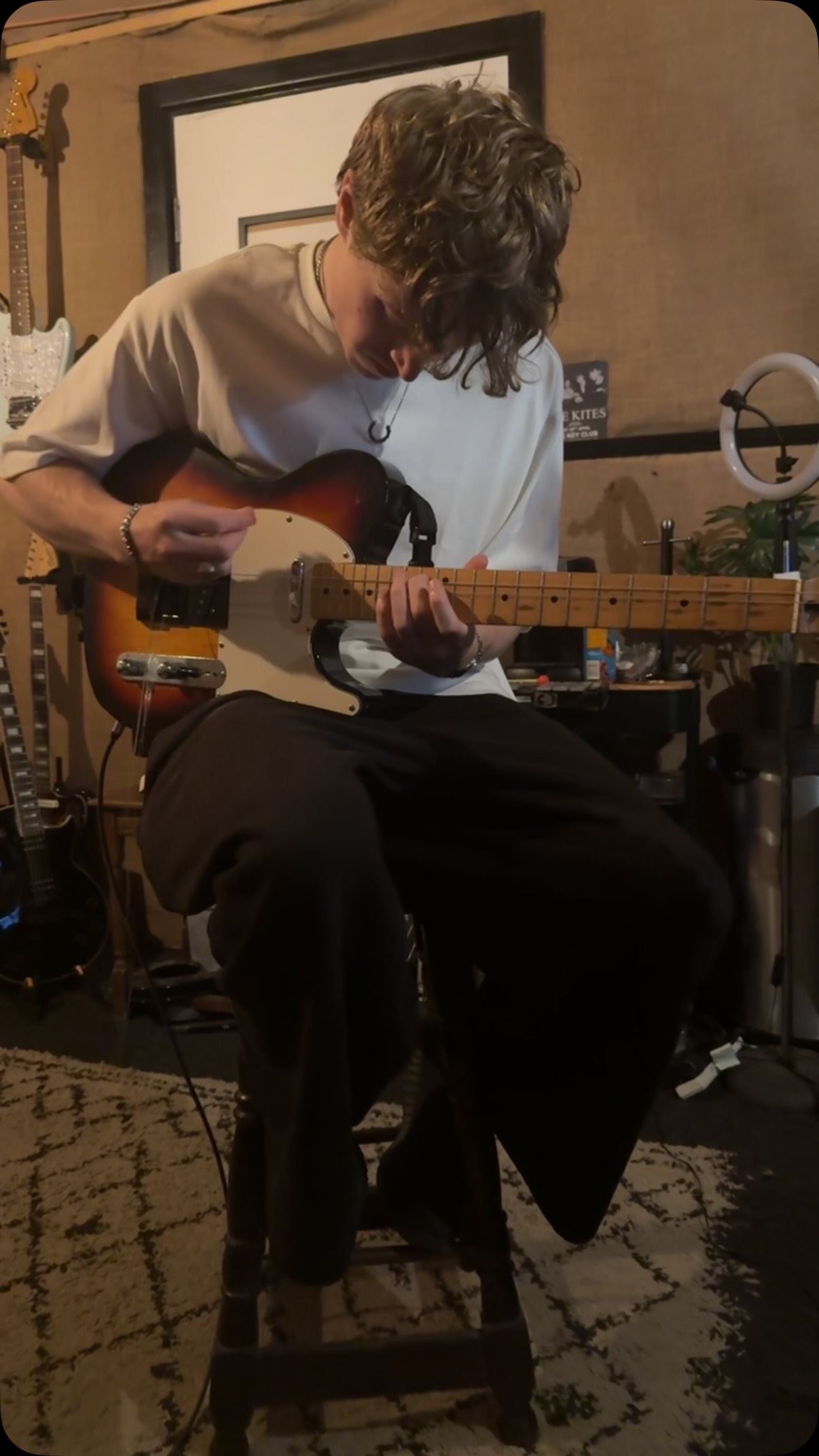 Sometimes you just need to slam the 2 string guitar!
@corillianband EP coming on strong!
.
.
#musicproducer #recordingstudio #ukindie #ukmusic
