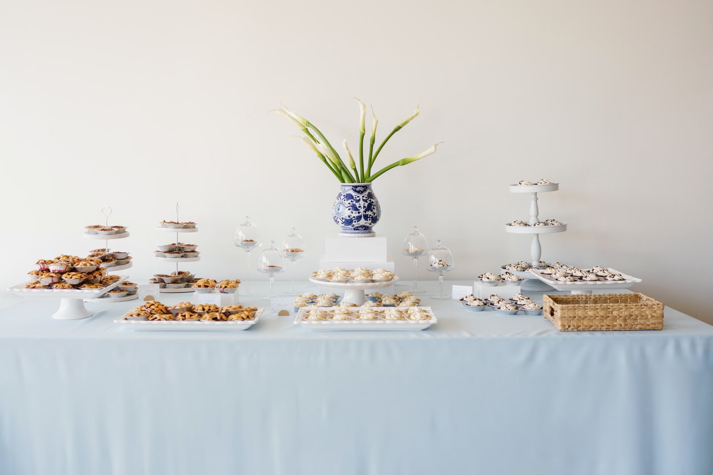 More from this beautiful wedding🩵
We paired our four tier cake with 160 mini pies. Each guest got a slice of cake and a pie. How fun is that? Swipe ➡️ to see some cake slice pictures, as well as the most stunning reception space!
The mini pies were key lime, double chocolate, pecan, and mixed berry🥧
Wedding vendors:
Coordination @desertflowersevents
Design @kimberlee.lacey
Venue H5 Ranch Garden Valley
Photographer @brambleandvinephotography
Video @jryanfilms
Dress @loveliestbridal
Dress Designer @LisSimonbridal
Bridesmaid dresses @jjshouseofficial
Muah @annellie.mua
Grooms attire @altonlane @dillards
Groomsmen @theblacktux
Florals @reveriefloristry
Rings @Jensen_Jewelers_burley
Dj @wildfiredjs
Caterer @pelappinocatering
Dessert @paoliansweets
Rentals @rustiquerentalsandeventdesign
Rentals plates @idahotentsandevents
Linens @urquidlinen
Dance Floor @djjohnnyutah
#minipies #dessertbars #boisebakery #boiseweddingcakes #boisecustomcakes