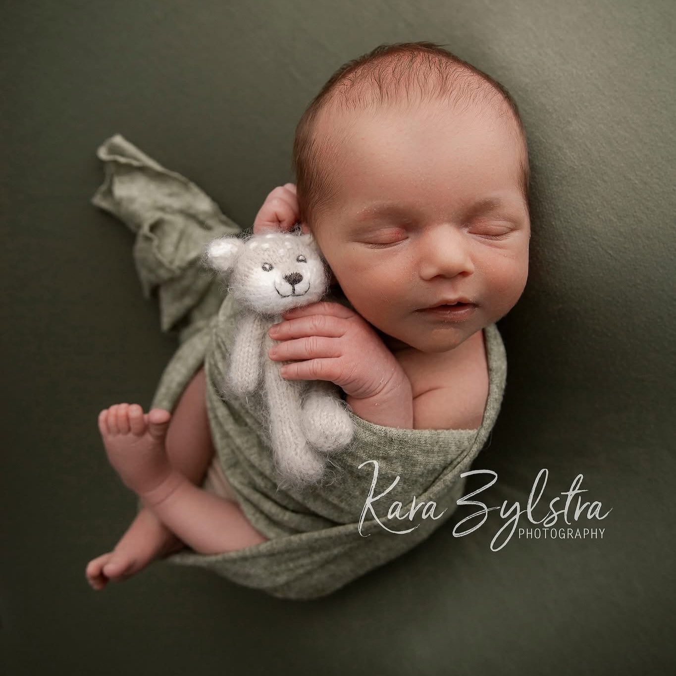 I don’t think I will ever get tired of photographing newborns.
The tiny fingers.
The little yawns.
The way the curl up.
It’s the sweetest stage and it goes by way to fast.
Welcome to the world little man.
Now booking newborns due fall and winter.
www.karazylstraphotography.com #newbornphotographer #michigannewbornphotographer #midmichigannewbornphotographer #westmichigannewbornphotographer