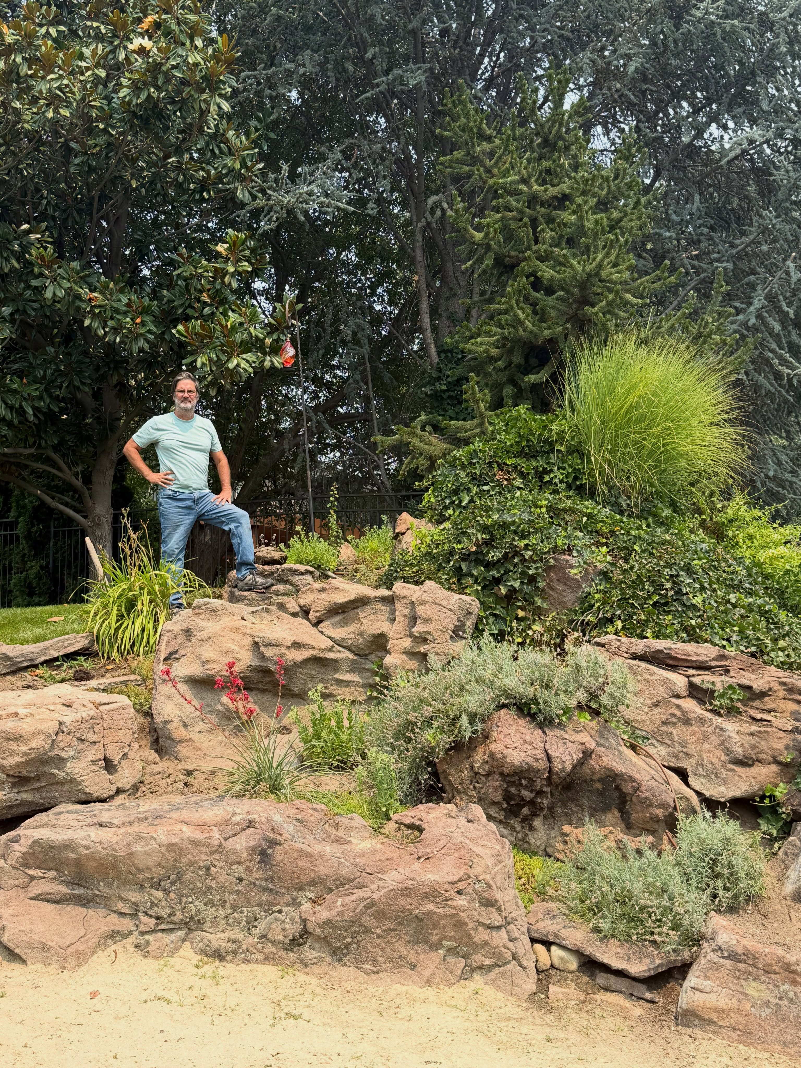 Taking a quiet, somewhat boring pre-existing rock wall planting bed next to our clients little beach paradise and bringing it to life with water! π§
#waterwall #beachlife #waterfalls #backyardoasis #idahoasis
