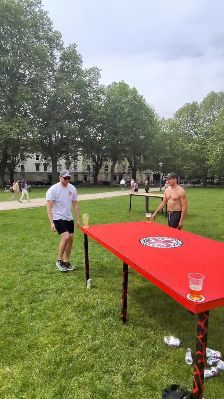 ๐ฒ Caught the end of a SINK!!! ๐บ
โฆand the he rolled a 5 afterโฆ SHOTGUN TIME!! ๐
We are back here next weekend, donโt miss out on the last Bristol event of the year!! ๐ฅ
#sports #drinking #university #students #beer