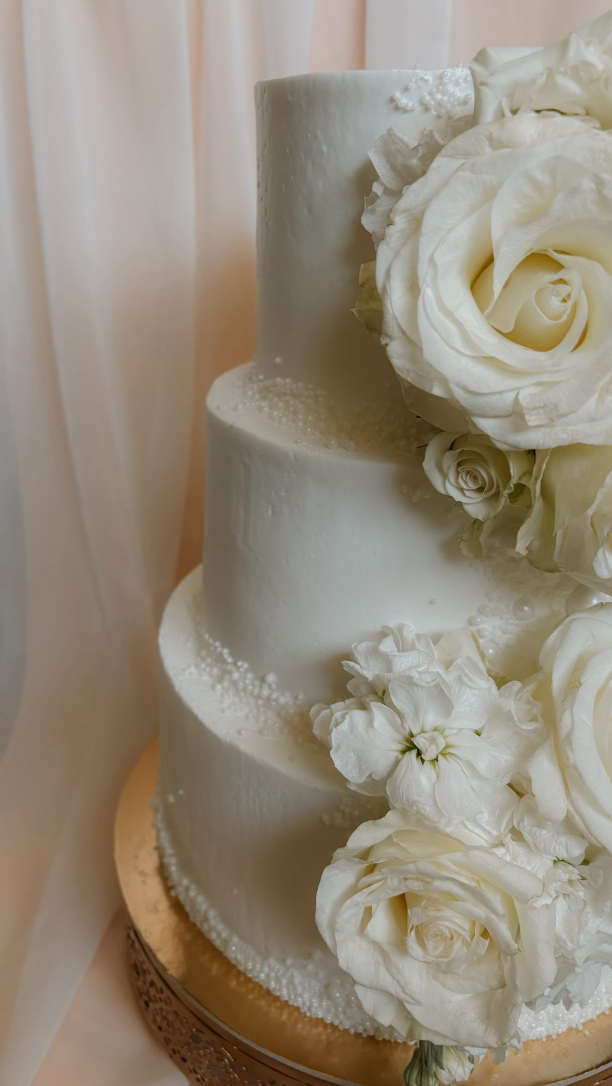 2027 Brides… it’s time. 🤍
If you’re getting married in 2027, now is the perfect time to book your wedding cake tasting and consultation.
This isn’t just about choosing flavours. It’s where your cake story begins.
Here’s what you can expect:
✨ We’ll sit down together over cake and coffee in a relaxed, one-on-one consultation.
✨ You’ll sample up to three cake flavours thoughtfully selected from my menu.
✨ We’ll talk through your wedding vision, venue, colour palette, flowers, guest count, and the overall atmosphere you want to create.
✨ Together we’ll explore inspiration and I’ll guide you toward a design that feels beautifully at home in your celebration—not just another Pinterest copy.
✨ After our consultation, I’ll create a custom proposal with your design, serving recommendations, and investment.
I believe your wedding cake should be more than dessert. It should become part of the experience your guests remember.
My 2027 calendar is now open, and tasting appointments are officially booking.
I’d love to help bring your vision to life. 🤍
Custom cakes/ wedding cakes/ foothills/ okotoks