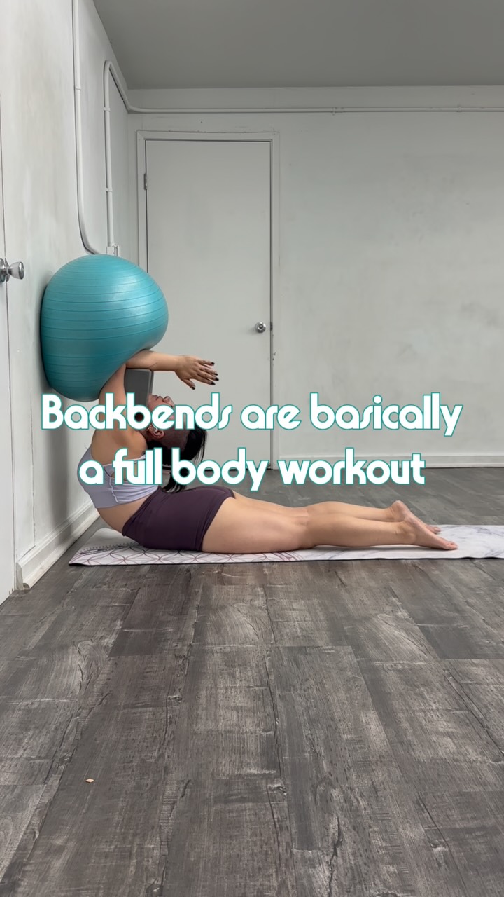 Backbends are a full body workout.
Feeling stronger with these @kintortion exercises. What was once something I had to warm up significantly for is now something I use as a warmup for other backbends.
Patience is key. In it for the long run.
#contortion #flexibilitytraining