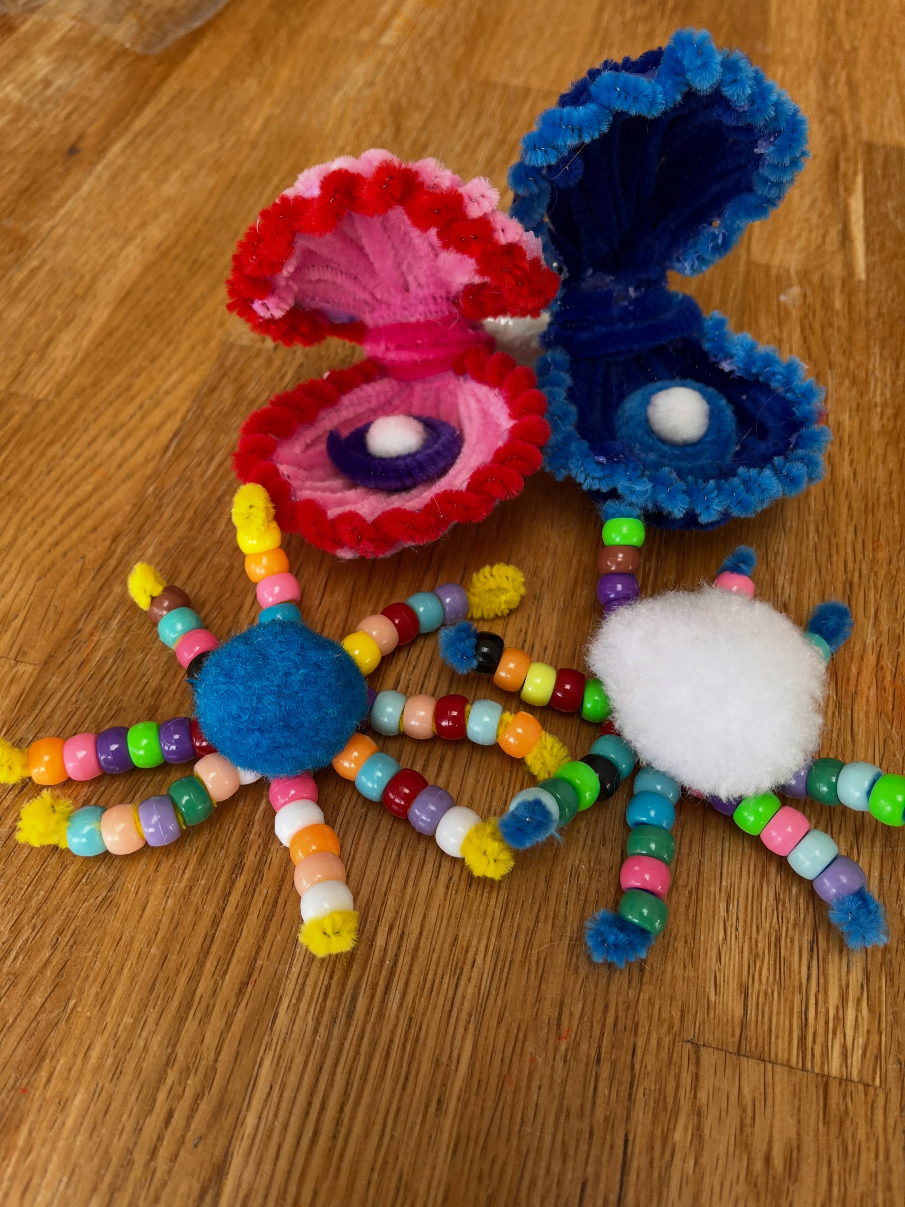 With the first of several workshops coming up, it was time to get creative with some pipe cleaners today!
Loving these octopus and shells - easy and accessible for all to do, but look fabulous.
Can’t wait to see everyone signed up for the first workshop, taking place tomorrow.
#holidayclubs #berkshire #thegrowconcept #childrensyoga