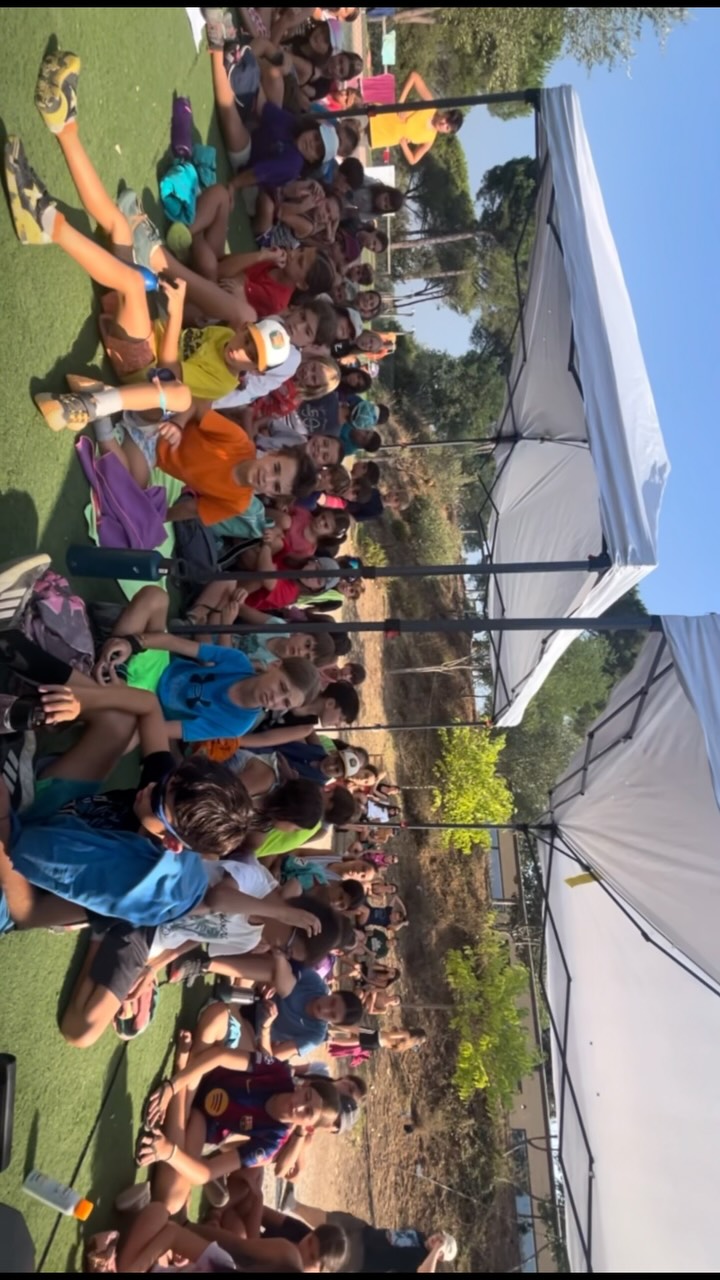 bona nit, 🌜⛺️⛺️
Avui ha sigut el dia de les olimpíades 2026! , un dia que esperen amb ànsies tots els infants. 🏃🏻♀️
Hi han proves com: Tir amb arc, flexibilitat, agilitat, barcelo subaquàtic, barceló, xingues, javelina, salt a dos peus, porc, estira la corda, l’ampolla, lluita de galls i bigfoot.
Aquí teniu un dia complet amb els infants.
Ens encanta aquest dia!! 🌟🌟💪🏽
Ara anem a descansar, que aixo cada cop arriba mes al seu final, no volem que aquests dies acabin🥺 #latalaia2026