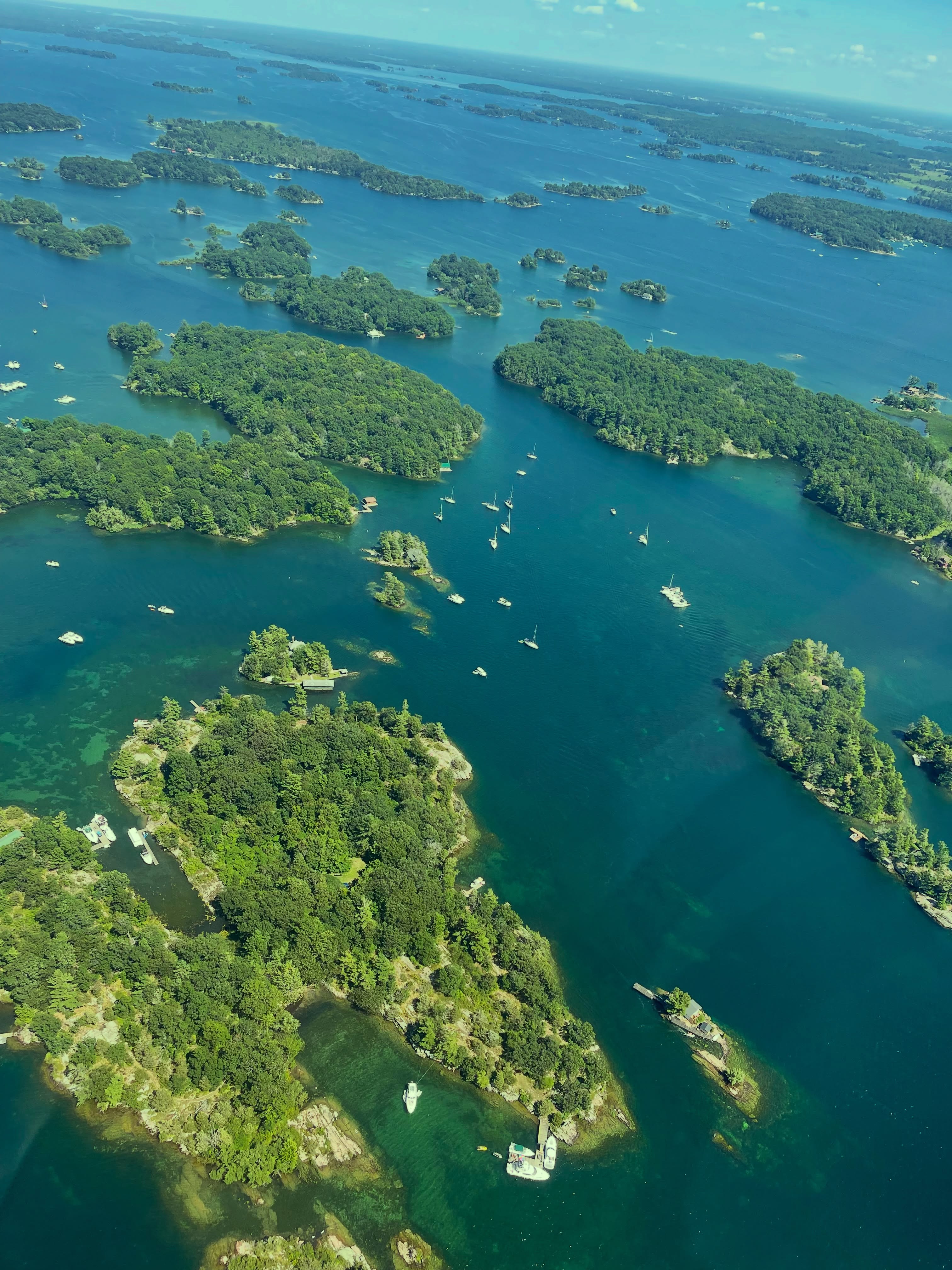We can’t get enough of these almost tropical sights over the St.Lawrence and the 1000 Islands. Come join us today for your very own helicopter tour.