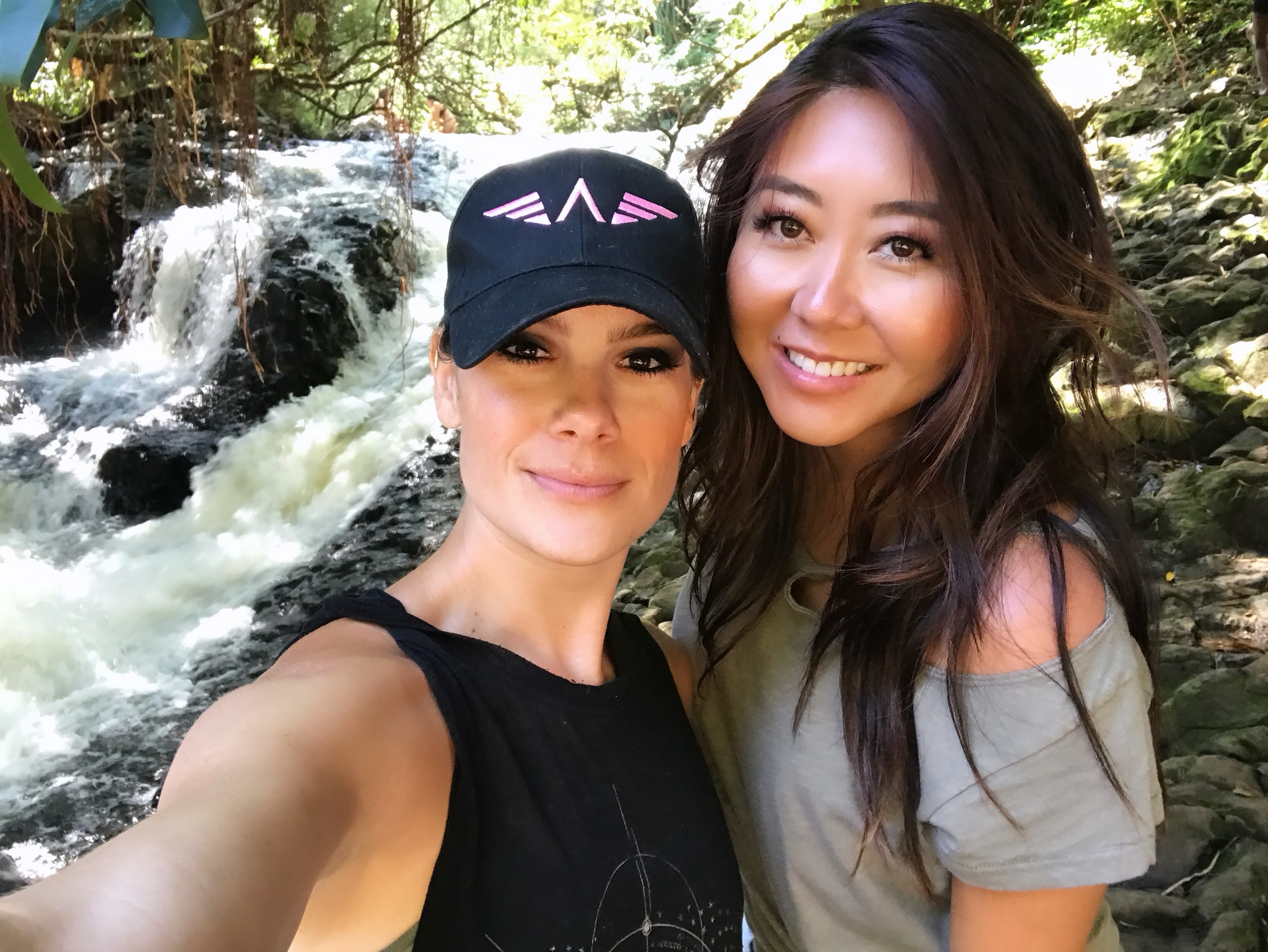 Young, wild and free… in Hawaii 🌈 @maria_ho