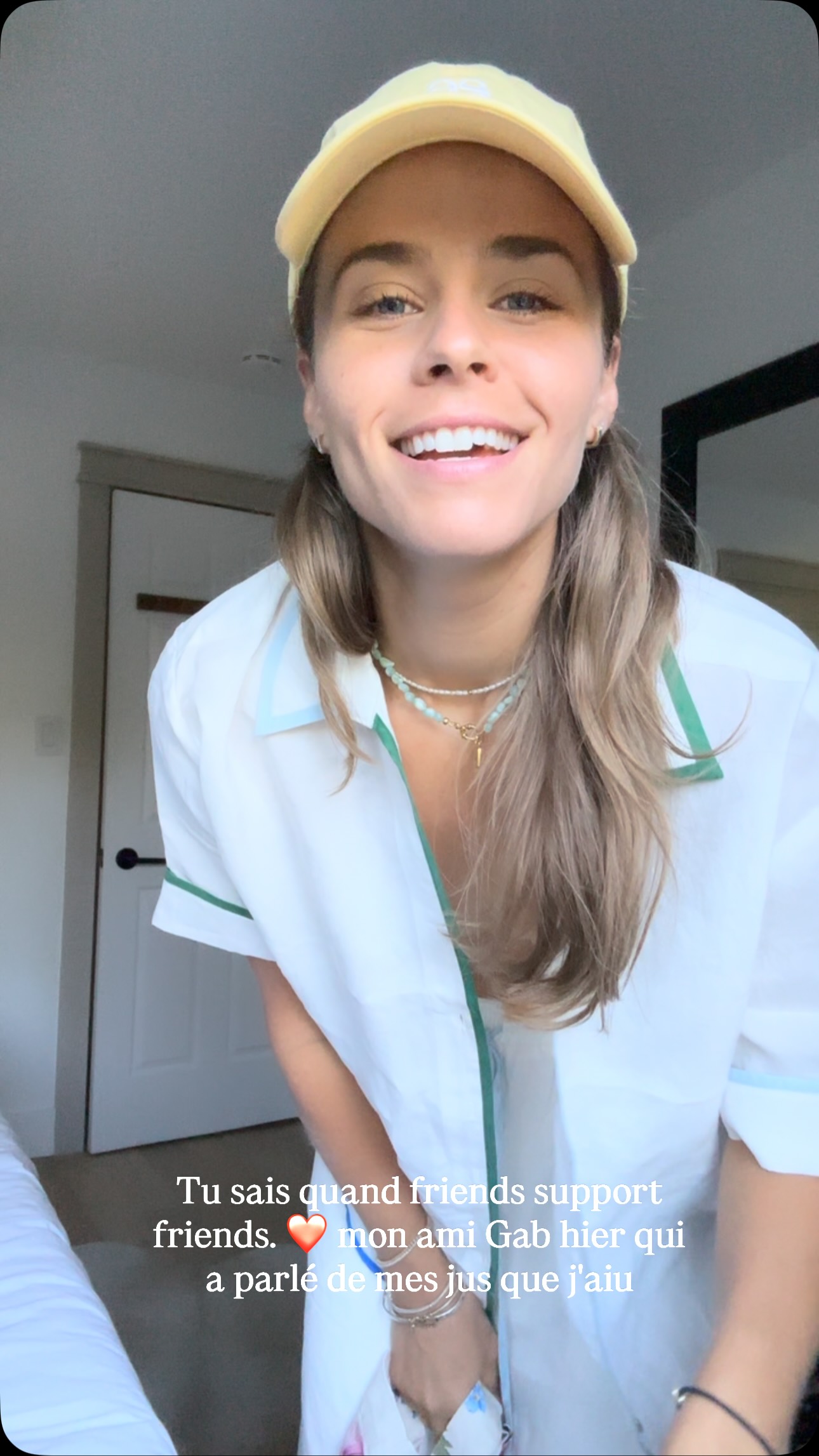 Chemise, pantalon, casquette et crème Coola de @boutiqueavecstyle
Code : Audrey10
#Friends #beachstyle #summer #fyp #style
