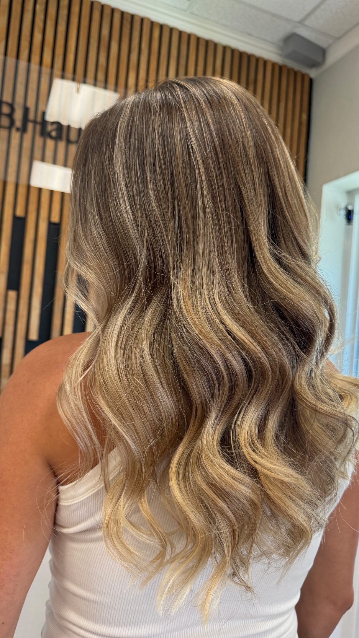 Blonde refresher for this Hautie!
Hair by Britt
#bhautesalon #colleyvilletx #colleyvillesalon #dfwhairstylist