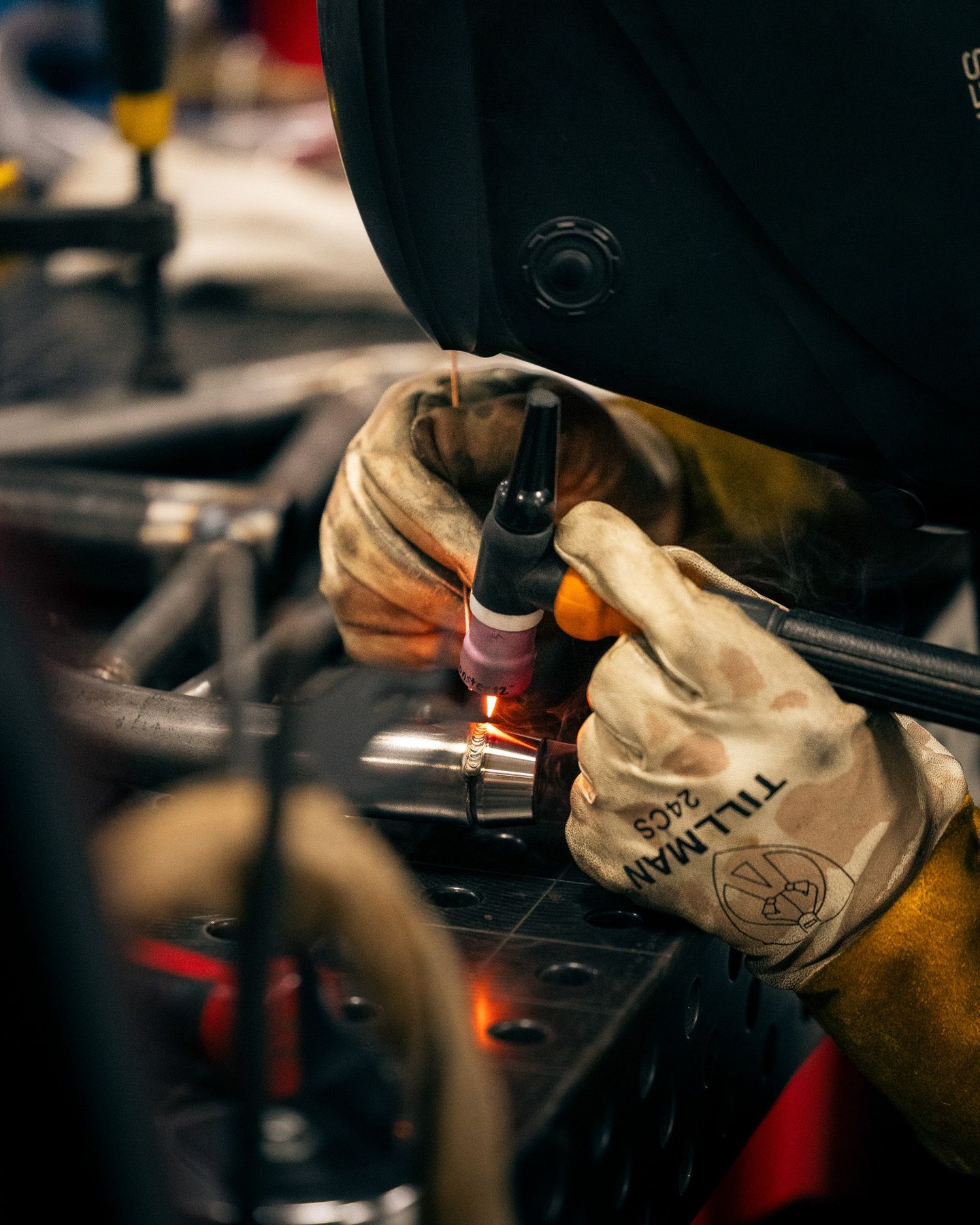 While the team is wrapping up their time in Bonneville for #Speedweek, back at the shop the work never stops for the customer Torino.
#TheGarageShop #FordTorino #NASCAR #LandspeedRacing #Racing #Motorsports