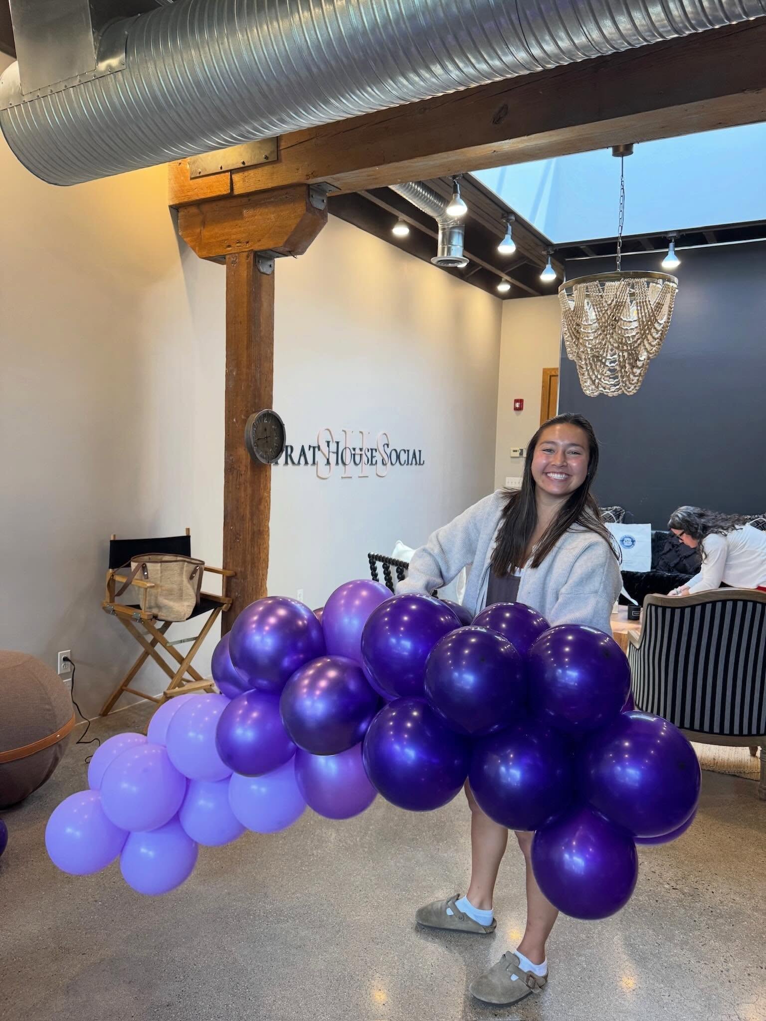 Happy Intern Appreciation Day to our own @charlottelabot 🎈🎉👏🙌
#internlife
#experiential
#events
#balloons