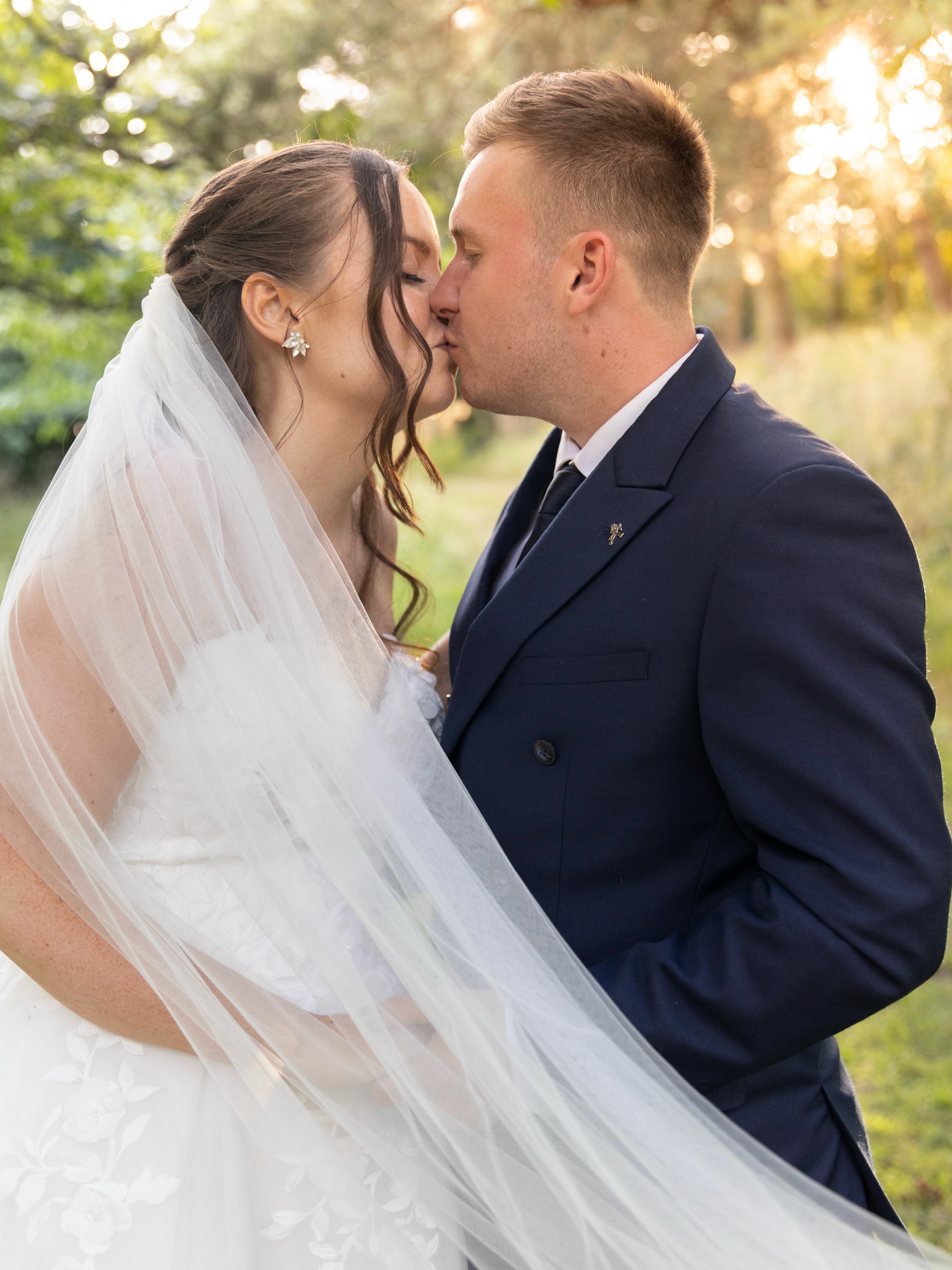 This lovely couple secretly eloped to the Lake District and then surprised all their family and friends, who thought they were coming along to celebrate the bride’s 30th birthday, but actually they were there for their wedding reception.
It was so much fun seeing everyone’s shocked faces as they realised what was happening, as Victoria and Dan walked down the path in a wedding dress/suit. The happiness, excitement and love was just amazing, such a beautiful moment to capture.
It was a pleasure spending the evening with @victoriaellenquinn and @danharris96 and their lovely friends and family. Your love for each other was so clear, and the whole night felt so relaxed and joyful.
Beautiful Victoria looked so radiant 🤍
Beautiful make up by @chloemccallmua and equally gorgeous hair by @hairstylistworcester
@woodhallfarmthecowshed is such a gorgeous setting, Lucy, the owner, is so so lovely.
A truly unforgettable celebration with the best surprise, wishing you both a lifetime of happiness as you enter this next chapter.