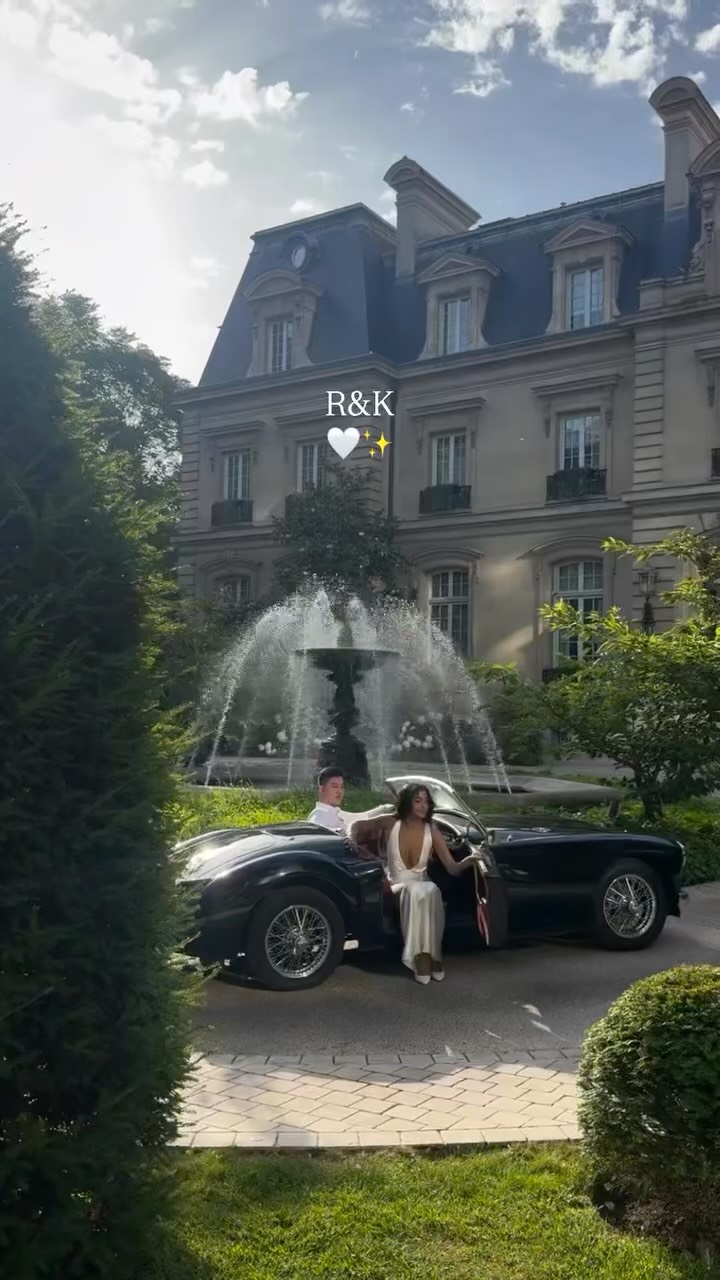 They chose our mga for their photoshoot and wedding
-
🚗 Available for wedding shoots, fashion campaigns and private events.
📍 Paris
📩 Inquiries welcome
📸 @xime.vowe
-
#weddingphotography #weddingcarphotoshoot #weddingcarrental #vintagecar parisphotosho