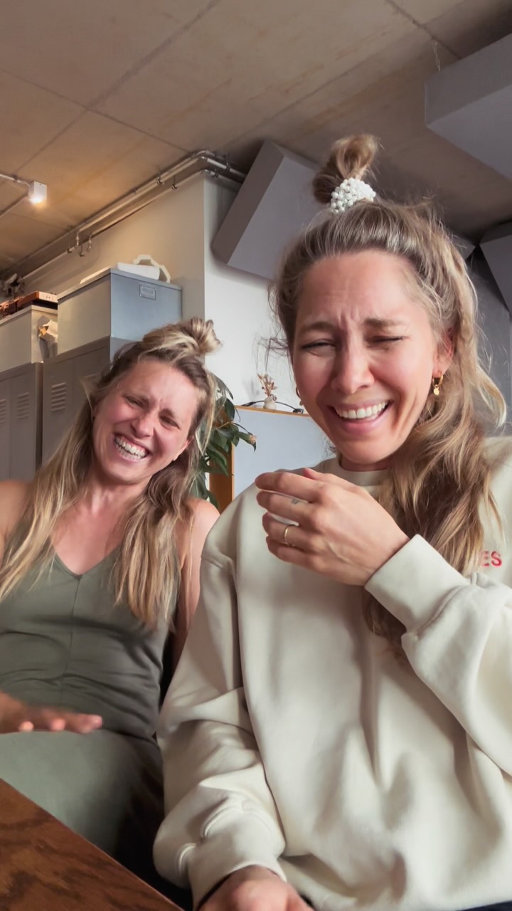 Uuund noch eins! 😂
Lachen ist einfach herrlich! Und diese Übung kann sehr viel davon erzeugen 😂#voiices #stimme #lachen #improvisation #übung
