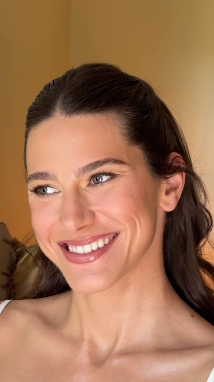 Letting her natural beauty shine through ๐๏ธ