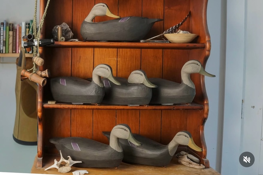 Recently newfound carver @matthew_every created a beautiful rig of custom Black Ducks for his first clients. These are truly works of art ready for the water & displays! Matt is currently accepting orders for additional works coming soon! Check em out!