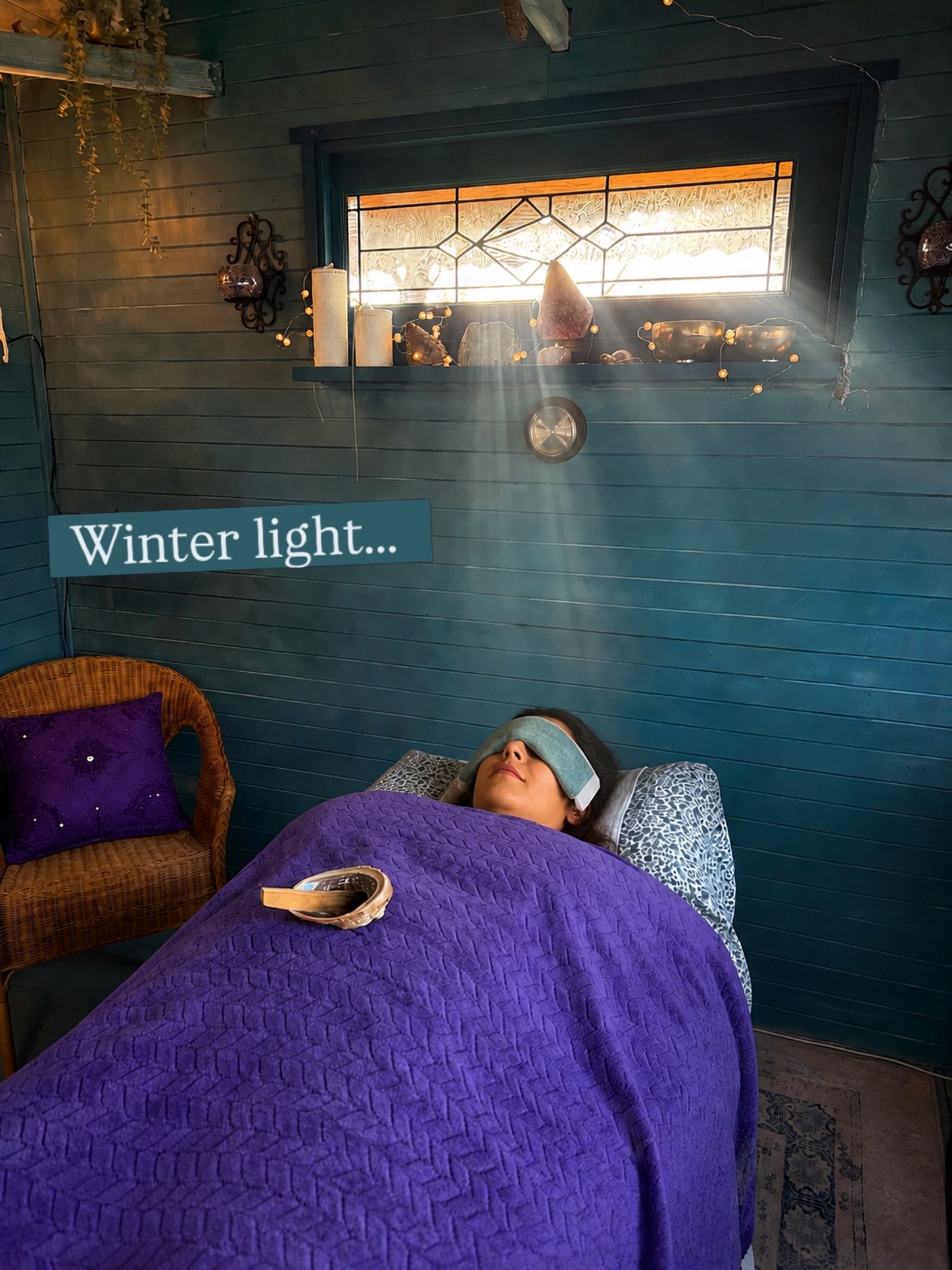 Another beautiful week done.. The winter light has been so magical, it's hard not to stop and pause and take a breath. Look at the way it filters down onto the gorgeous Maria. ✨
I've had an epic week of massages, facials, and lots of activity here at home, late nights moving boxes and furniture as we helped my son move from Newtown to Glebe. It's Sunday morning and my plan is to go for a walk, do my last workout for the week and then carve out some time to have a bath, rest my weary body and reset for another big week.
Hope you all have a lovely Sunday! 💜🕯️💫
#theawenroom #sunlight #leura #leuramassage