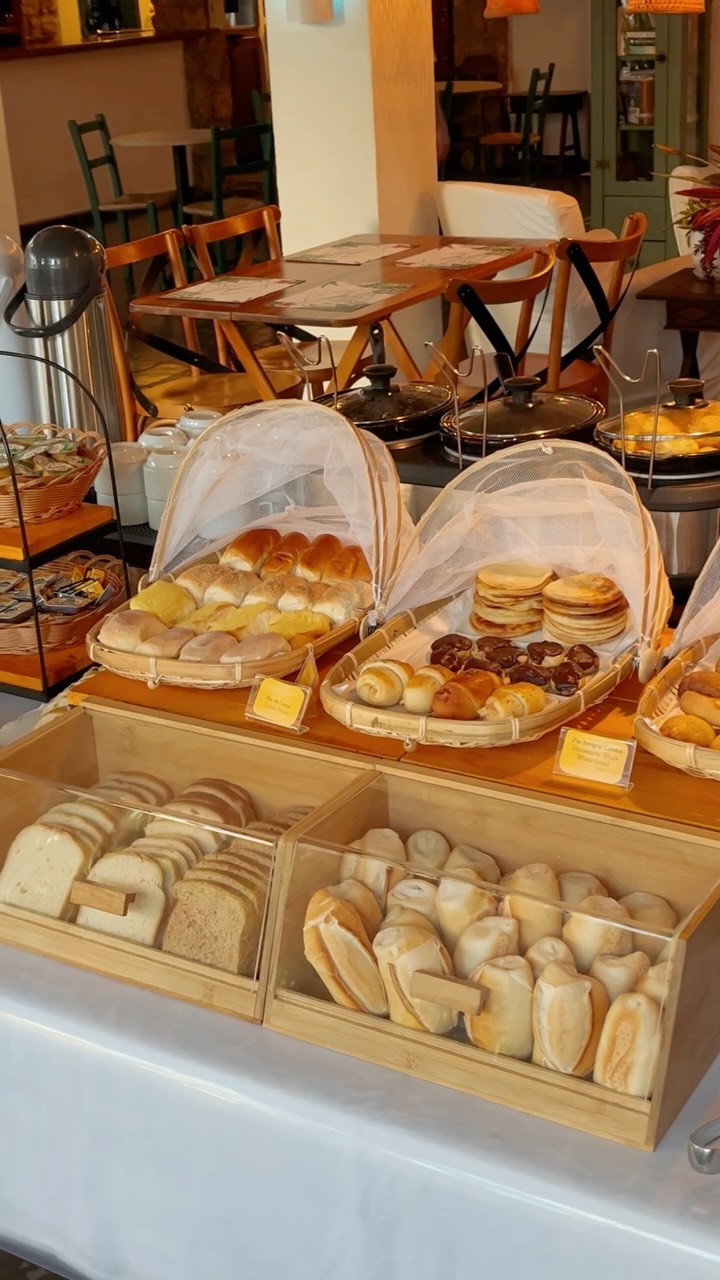 Começar o dia em Paraty merece um café da manhã à altura da experiência.
Frutas frescas, preparos feitos com cuidado e um ambiente tranquilo para que cada manhã comece sem pressa.
Na Pousada do Príncipe, o dia começa assim.
⸻
Starting the day in Paraty deserves a breakfast to match the experience.
Fresh fruits, carefully prepared dishes, and a peaceful setting where every morning begins at a slower pace.
At Pousada do Príncipe, this is how the day begins.
#PousadaDoPrincipe #Paraty #Hospedagem