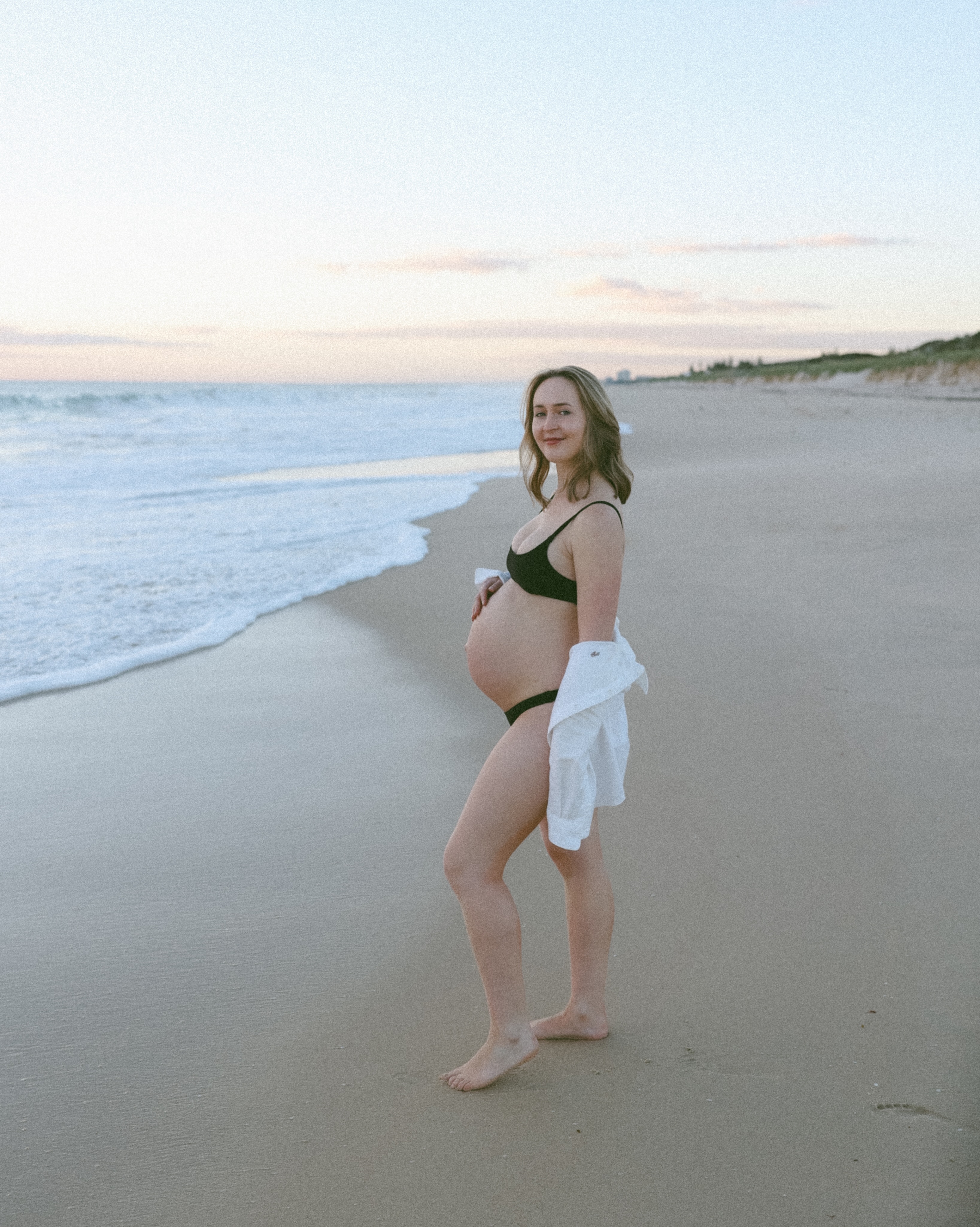 Is there anything more magical than this season? ✨
#maternity #maternityphotographer #perthmaternityphotographer #perthmaternityphotography #citybeach