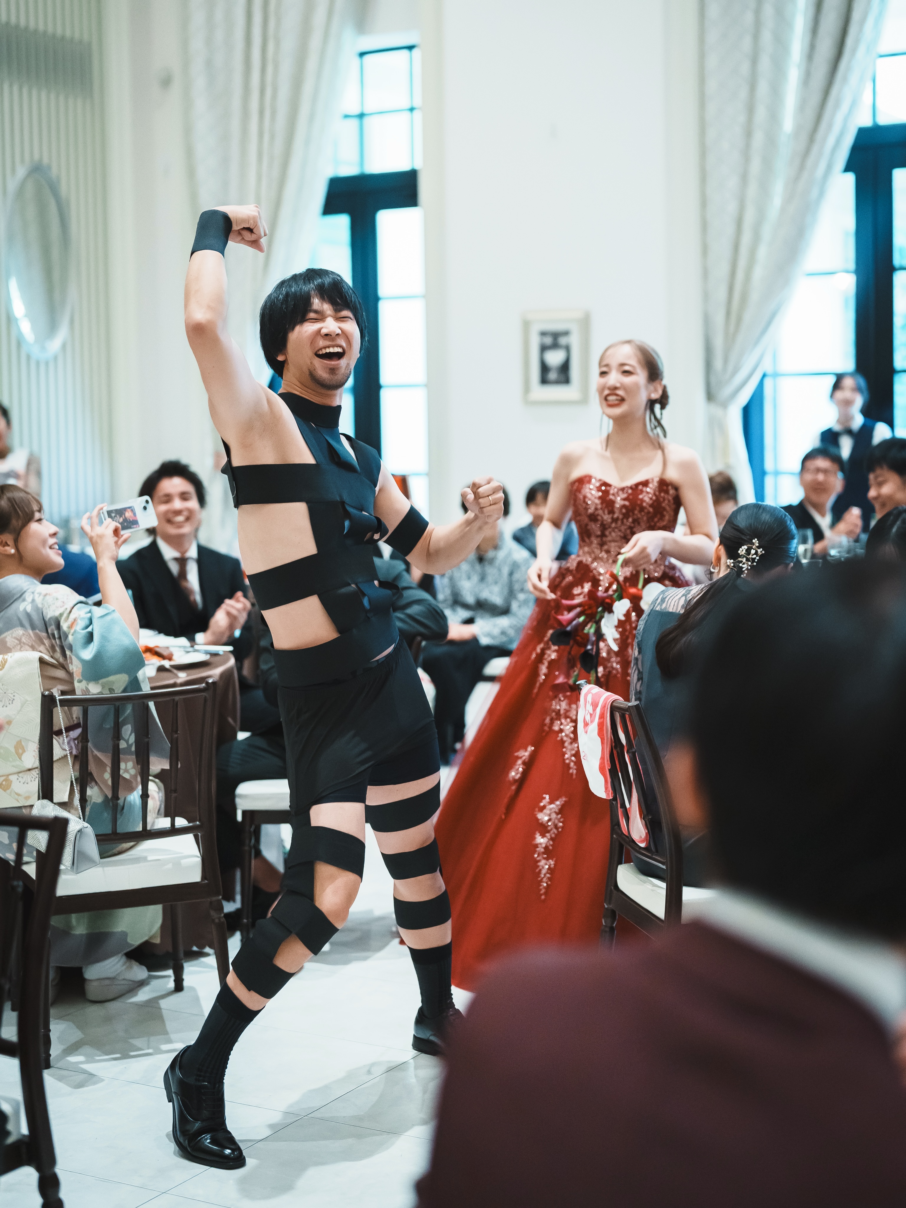 @needs_osakahonmachi
結婚式の醍醐味が詰まった一日。
美しい新婦様はもちろん、
新郎様も本当にキラキラと輝いていました。
おふたりらしい笑顔や、あの日に流れた空気まで。
何年経っても色褪せることのない記憶を、
写真という形で残すことができたかな。