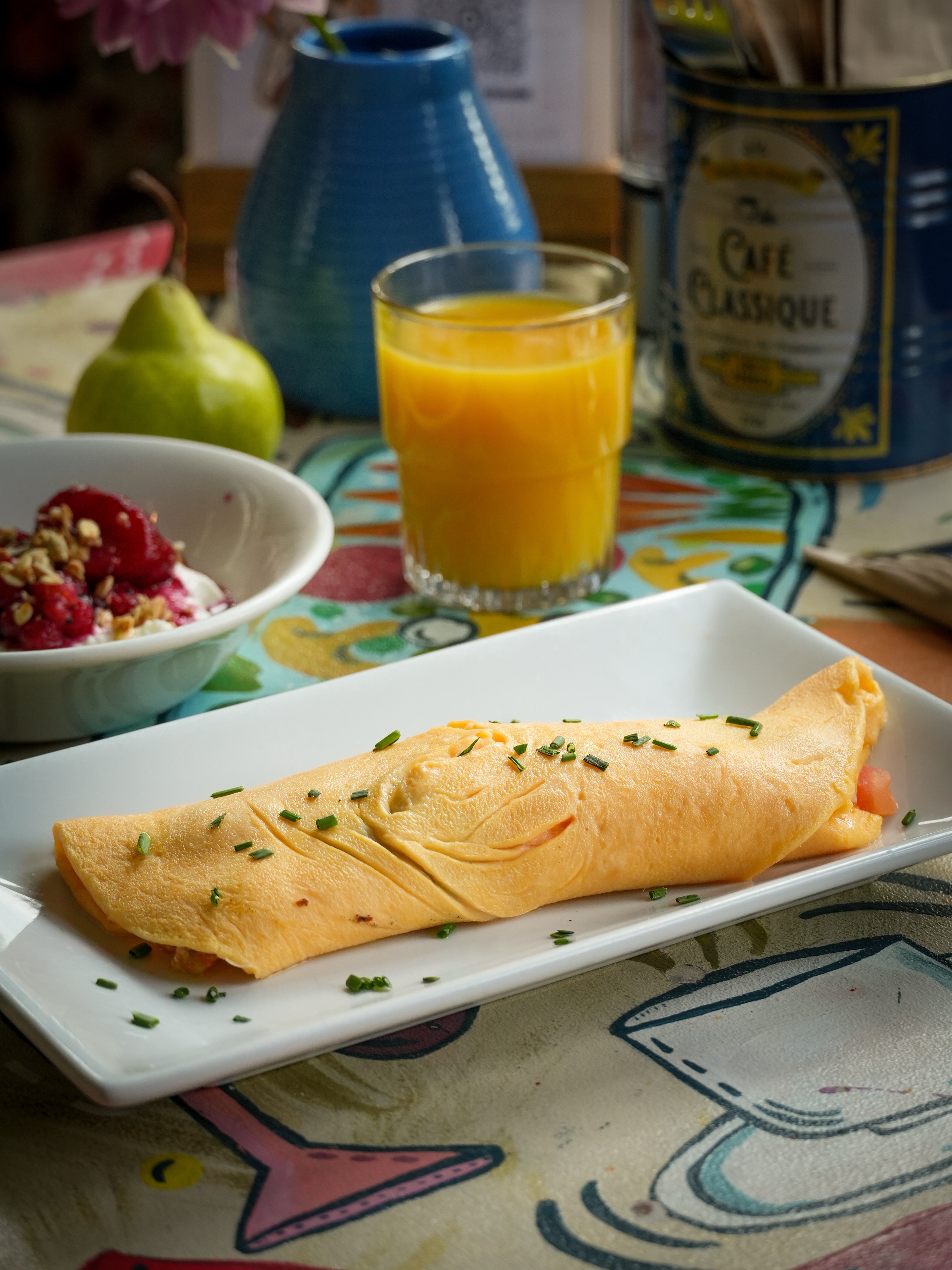 Good morning from our breakfast room! 🍳✨
Your stay includes breakfast, served daily from 8:00–9:30am in our bright, colorful little corner of the hotel.
Today’s star: a fluffy 3-egg omelette with melted cheese, mushroom, fresh tomato and a sprinkle of chives.
And it’s just one pick from a full menu (yogurt & berries, porridge, full English, and more).
Come make your morning your own! 🌸
#eastbourne #eastbournelocal #eastbournelife #englishbreakfast