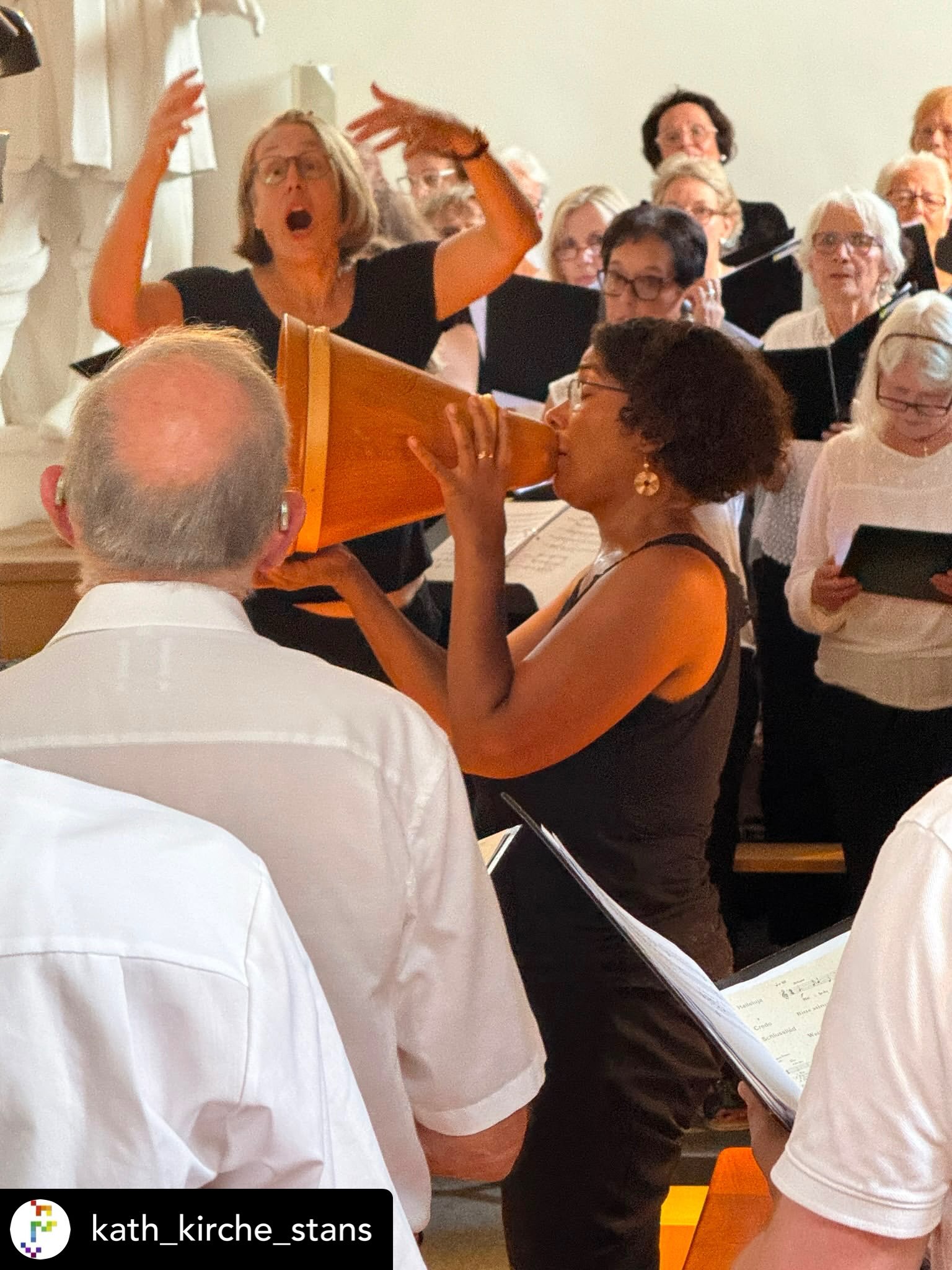 @kath_kirche_stans
Klimafeuerwerk vom 1. August 2026 in der Pfarrkirche Stans mit Maurice Zemp (Gitarre), Roswita Schilling (Rezotation), Pia Murer (Jodel), Lumina-Chor Stans, Ensemble Capella Donaueschingen und Instrumentalisten. Konzept, Orgelpart und Gesamtleitung: Patricia Ott.
#kirchestans
#pfarreistans