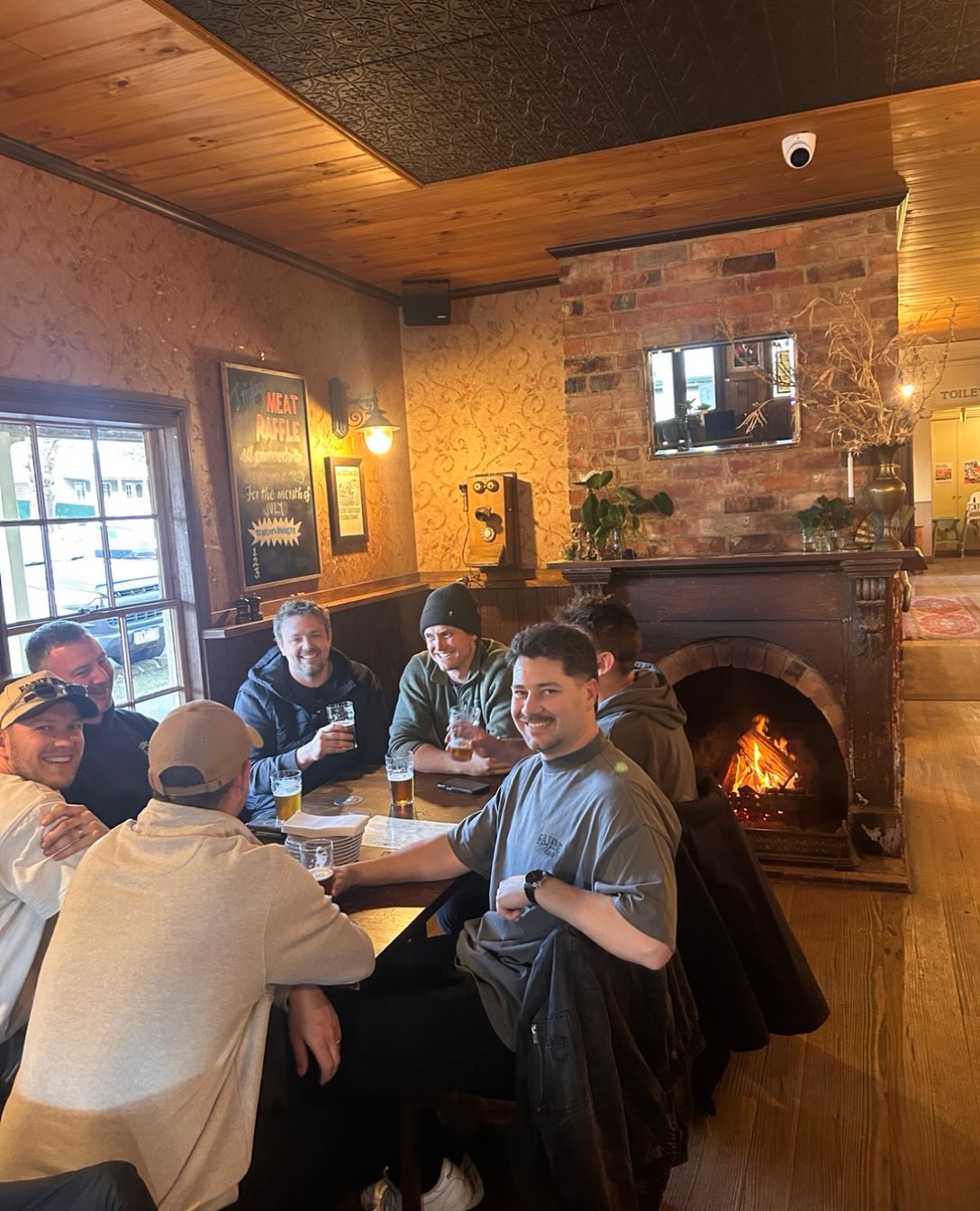 Happy Friday all. Especially hard earned after a crisp round of golf, or for just getting through the week. Who needs excuses.
Happy hour/s start at 5pm.