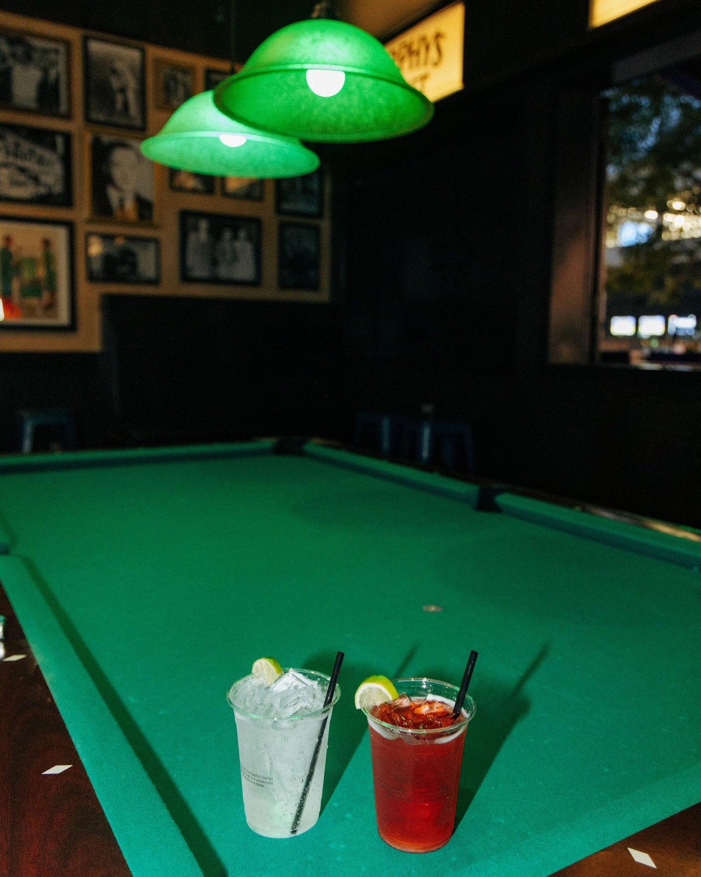 Annie's Irish Pub — where the drinks flow all night long and the company is worth staying up late for 🍻
📸: @katestivers @kstivers.productions