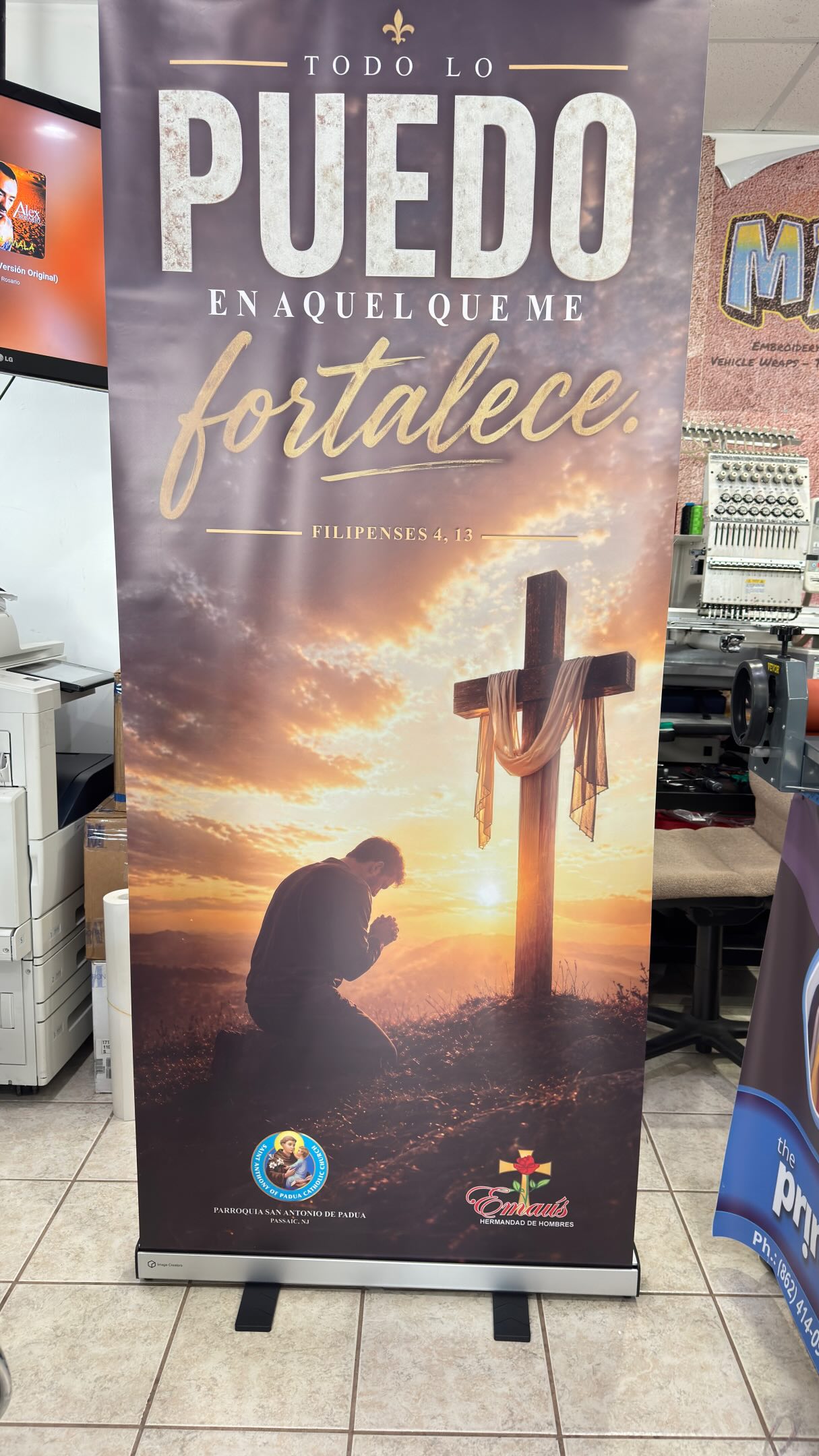🎯 ¡Destaca en grande con un banner profesional!
Imprimimos banners personalizados para todo tipo de ocasión: negocios, eventos, cumpleaños, graduaciones y más.
✨ Materiales duraderos
✨ Colores nítidos y vibrantes
✨ Diseños a tu medida
¡Haz tu pedido hoy! 📲 Escríbenos al 917.557.9056 o envíanos un mensaje directo para cotizar el tuyo. 🚀