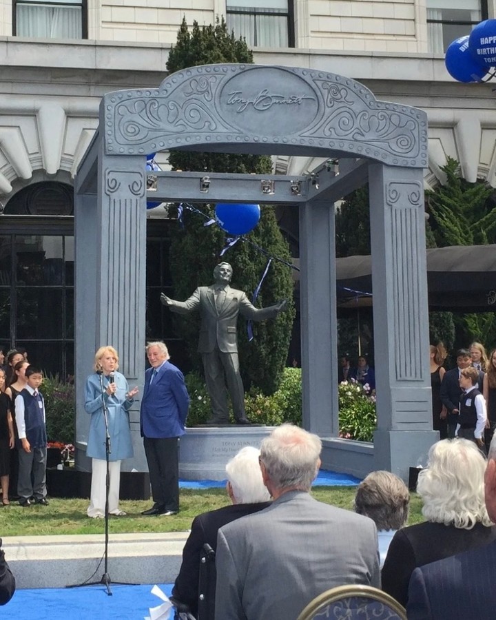 Happy 100th Birthday to our beloved San Francisco icon, Tony Bennett. We were there for the big reveal on his 90th. One Hat One Hand built the pavilion for the unveiling of his tribute statue on Nob Hill back in 2016, when thousands of fans packed the lawn outside the Fairmont.