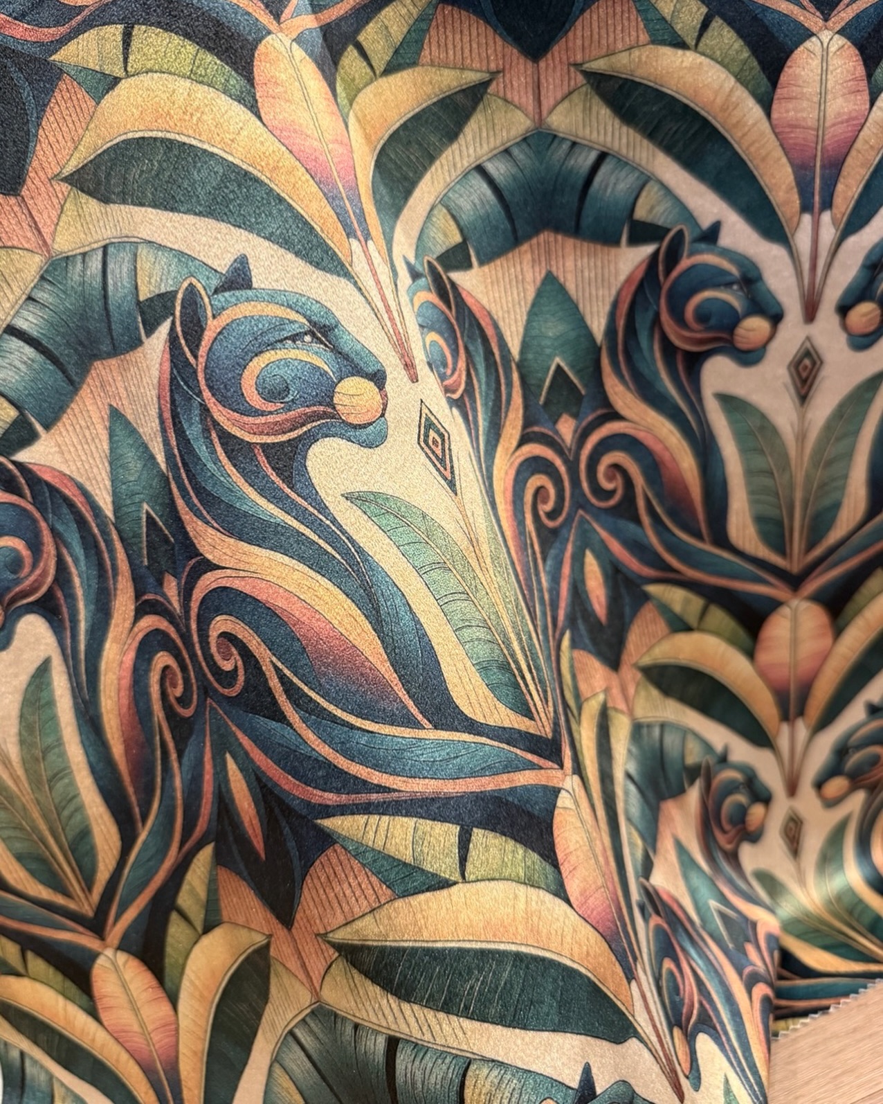 Jungle Dreams - Sunrise on Luxe Velvet Shine fabric.
This will always be my favourite!
#Fabric #Velvet #textiledesigners #jungle #britishdesign