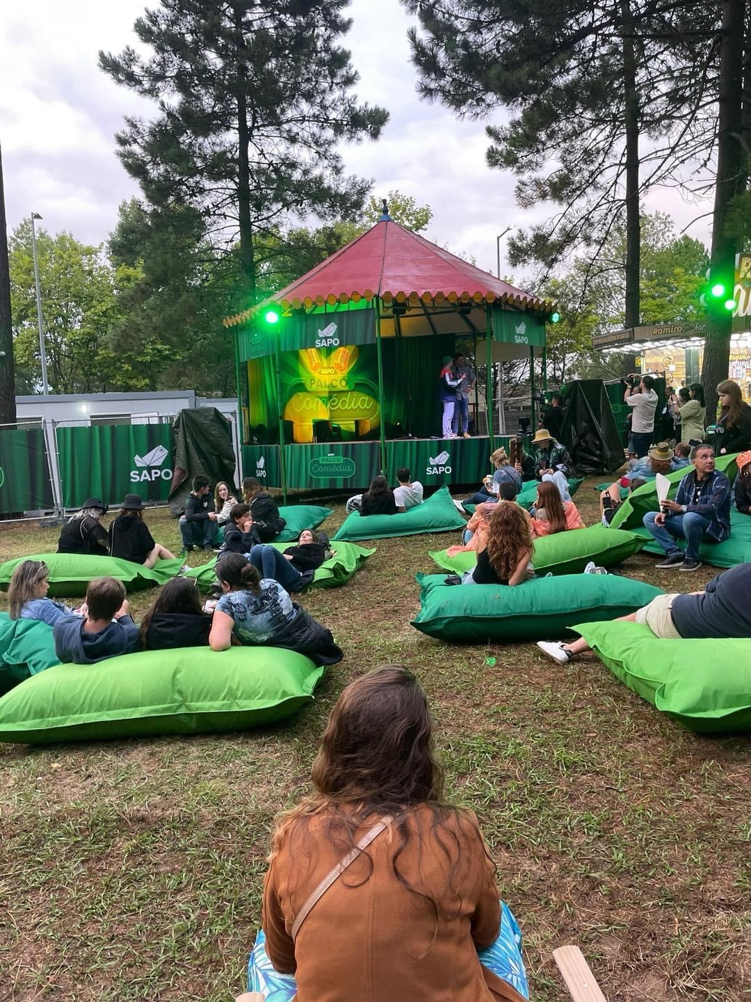 Social chill.. 🧘❤️
.
.
.
#unique #loveit #awesome #youth #madeinportugal