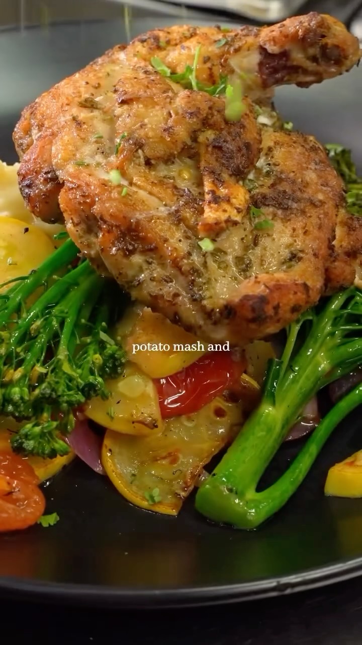 🍽️✨ The new seasonal menu at @public_legacy is here! Fresh flavors, brand-new dishes, and the fan-favorite classics you've been craving are all on the menu. 😍
What are you trying first? 👀🍴 Stop by and taste your new favorite!
#stadiumpromenade #letseatoc #pubiclegacy #seasonalmenu #newmenuitems
