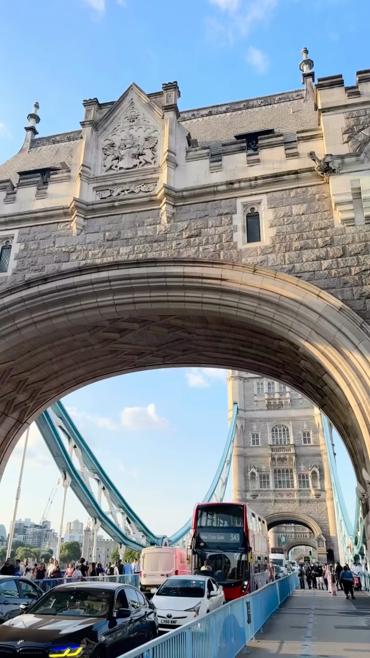 Exploring London Tower Bridge, Canary Wharf, Greenwich, Canada Water, and Islington and more in a random 36h