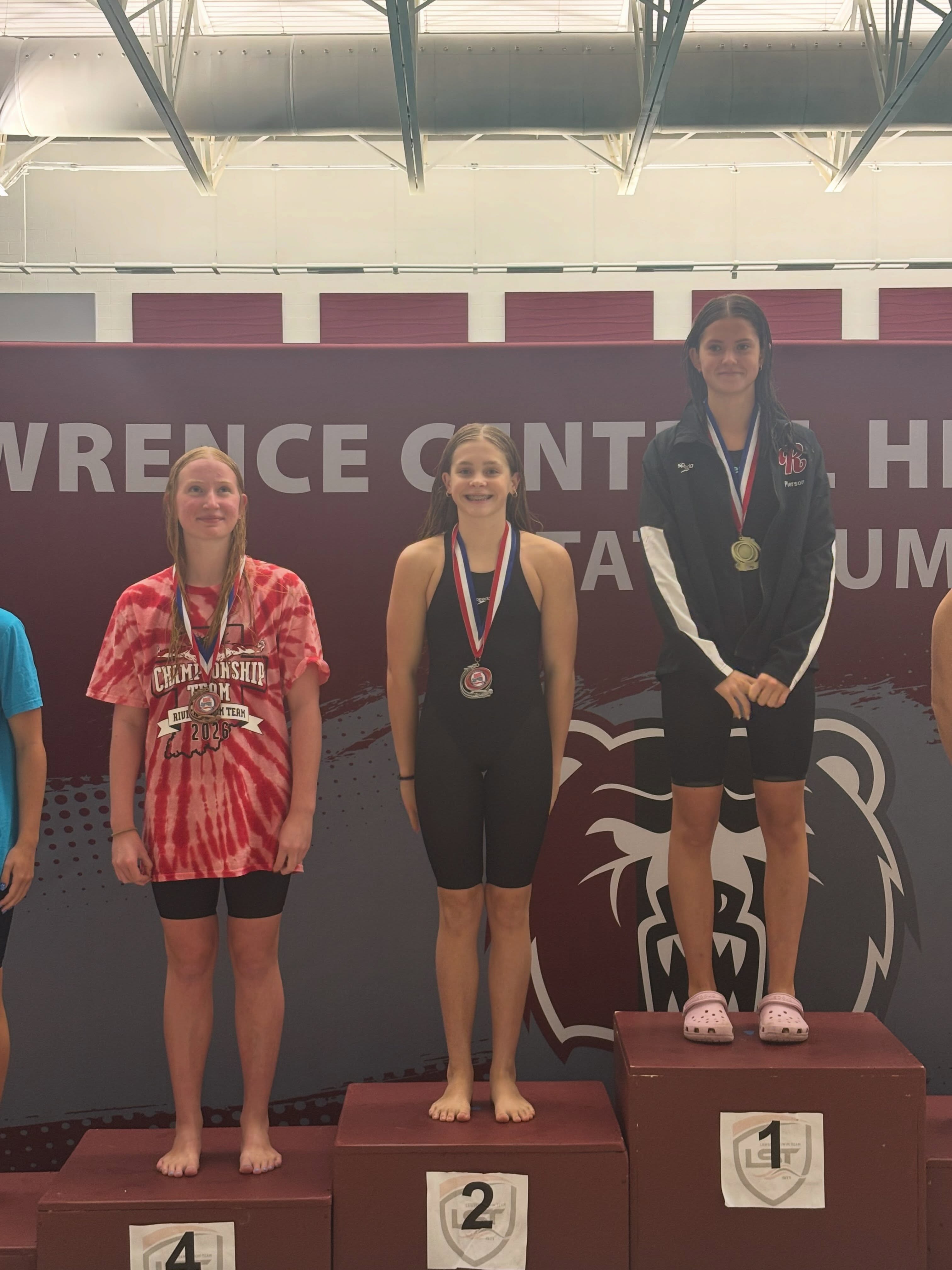 IN Summer CE Divisional Championships:
Girls 14&U 200 IM:
Addie Adams - Runner Up
Maggie McCord - 8th Place
Boys 14&U 200 IM:
Jacob Lugar - Champion
Jack Birch - Runner Up
Andrew Nguyen - 3rd Place