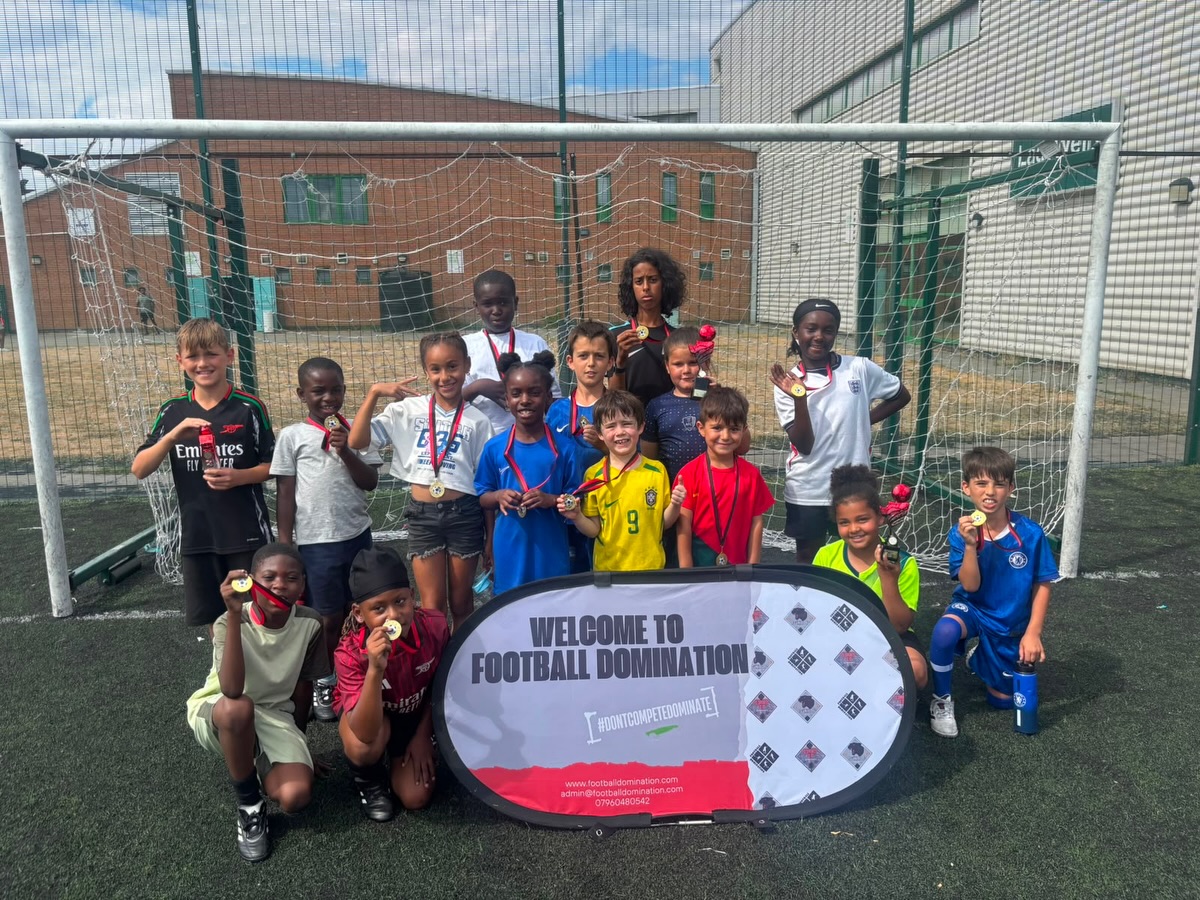 After a great week last week we go again next week with our FD HOLIDAY SUMMER CAMPS !!
Bookings still available for next week (3rd-6th and (10-13th)
Visit our website to book on for our football summer camp!!
#dontcompetedominate #fd #fdsports #lewishamhaf #london