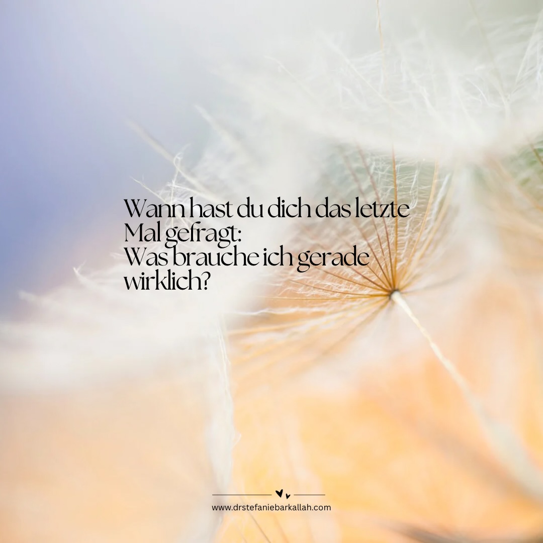 Ich habe mir diese Frage in letzter Zeit immer wieder gestellt.
Nicht:
Was sollte ich jetzt tun?
Was wäre vernünftig?
Was müsste ich noch schaffen?
Sondern:
Was brauche ich gerade wirklich?
Und oft ist die Antwort viel einfacher, als ich dachte.
Alles Liebe
Steffi 🧡
#selbstverbindung #achtsamkeit #resilienz #mentalhealth #alltagsgedanken