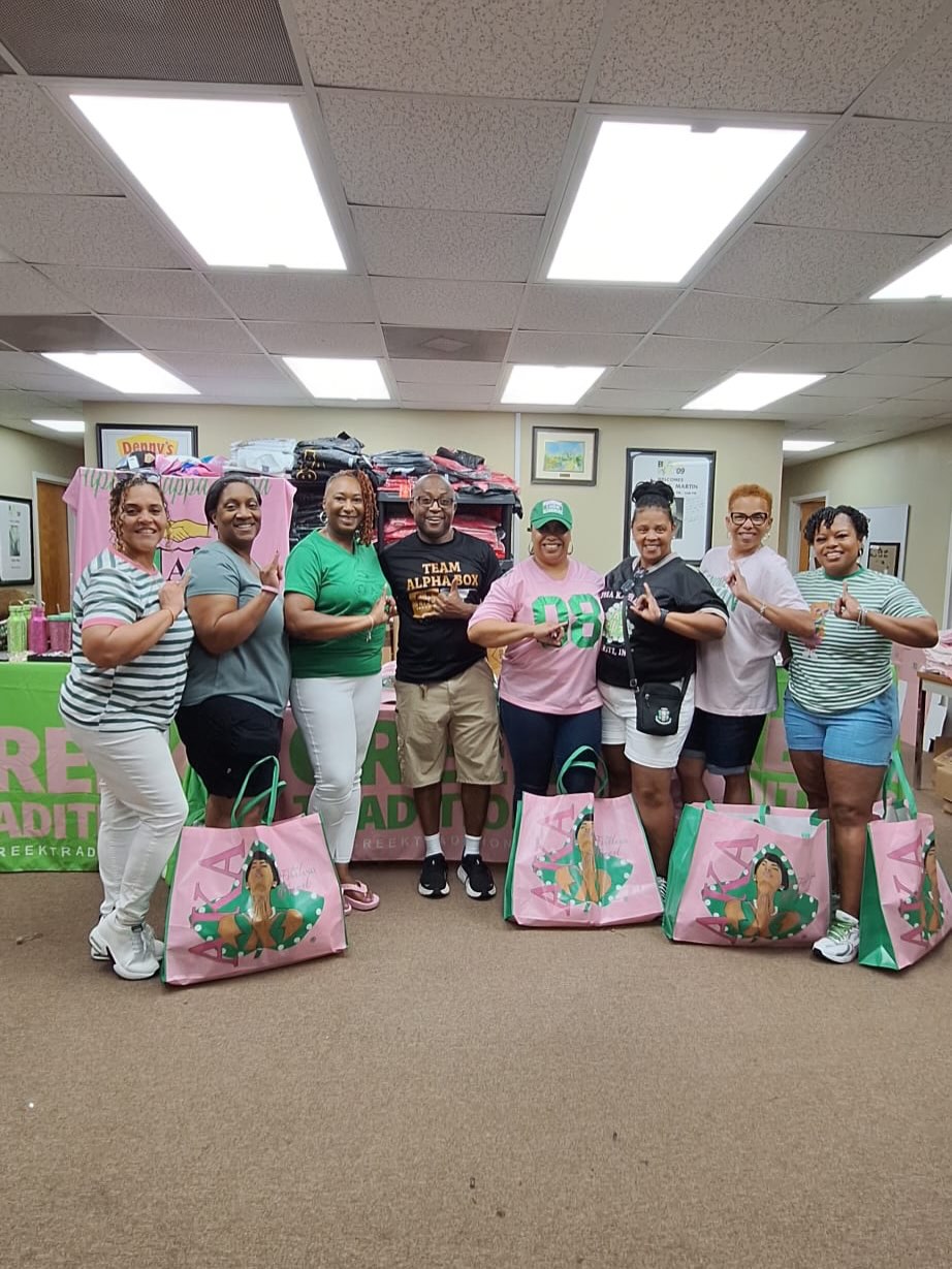 Retail therapy is nice…
Retail therapy with your AKA sisters? That’s elite. 💗💚✨
Good food, great finds, unforgettable laughs.
#akashoppingday #sisterhood #AKA #happy