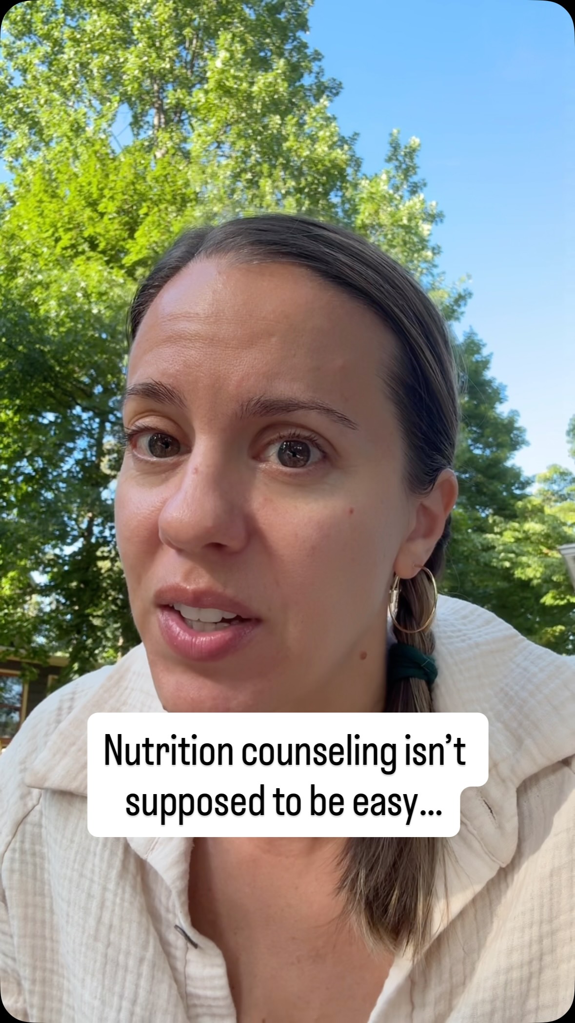 Living with food allergies can train your brain to stay on high alert.
That doesn’t change overnight.
Healing often means sitting with uncertainty, challenging long-held beliefs, and learning to trust evidence instead of anxiety. It can feel uncomfortable, but that discomfort doesn’t mean you’re doing it wrong. Often, it means you’re growing.
My goal isn’t to convince you to take unnecessary risks. It’s to help you build the knowledge, confidence, and practical skills to navigate food allergies in a way that supports both your physical health and your quality of life.
If you’re tired of food allergies running the show, I’d love to help.
Schedule a free discovery call through the link in my bio. 🩵
#FoodAllergy #FoodAllergyMom #FoodAllergyDietitian #FoodAllergies #Nutrition