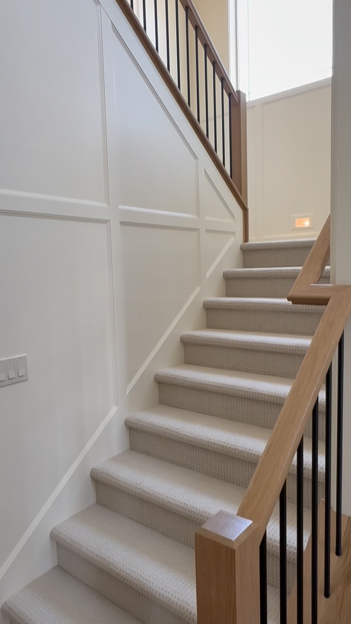 We are so pleased to share the before and after of the stairwell remodel at Transitions Project! Molding ππΌ makes ππΌ everything ππΌ BETTER!! Before this entry felt like an afterthought: simple painted walls, tired carpet and railing that was just past its prime. Not bad, but we knew we could do better π we added gorgeous box molding, fresh paint, installed a new white oak railing and stair cap, new balusters, and topped it all off with two elegant light fixtures. Our team completed the millwork, @luxepainting_coatings did the flawless paint job, @fortneyelectric installed the light dixtures (the chandelier needed each individual alabaster piece installed separately, thank you Kevin!) and The Stair Guyz installed the gorgeous railing. Teamwork is at the core of how we can make such beautiful spaces - we're very grateful for our crew! Can't wait to share more of this gorgeous remodel!
#boiseinteriordesigner #boisegeneralcontractor #boise #boiseremodel #beforeandafter