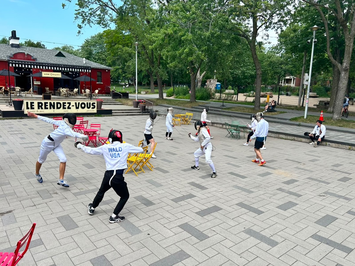 Our Fencing in the Park event was a wonderful success — over 45 introductions given to curious members of our community and plenty of fencing on display for everyone in the park to enjoy and watch.
Seeing people discover fencing for the first time, in the open air and in the heart of our neighbourhood, makes us incredibly happy to promote this sport. We are already looking forward to the next one.
A heartfelt thank you to all the fencers from our club and friends of the club who laced up and fenced for the crowd — your matches gave the public a real taste of what this sport is and helped more than a few people fall in love with it.
@cdn_ndg
- - - - -
Notre événement Escrime dans le parc a été un franc succès — plus de 45 initiations données aux curieux de notre communauté et de belles démonstrations d’escrime pour tous ceux qui se trouvaient dans le parc.
Voir des gens découvrir l’escrime pour la première fois, en plein air et au cœur de notre quartier, nous rend incroyablement fiers de promouvoir ce sport. Nous attendons déjà le prochain.
Un merci sincère à tous les tireurs de notre club et amis du club qui ont chaussé leurs souliers et tirer devant la communauté — vos matchs ont donné au public un véritable aperçu de ce sport et ont sans doute fait tomber plus d’un amoureux de l’escrime.
#Fencing #escrime #esgrima #scherma #fechten