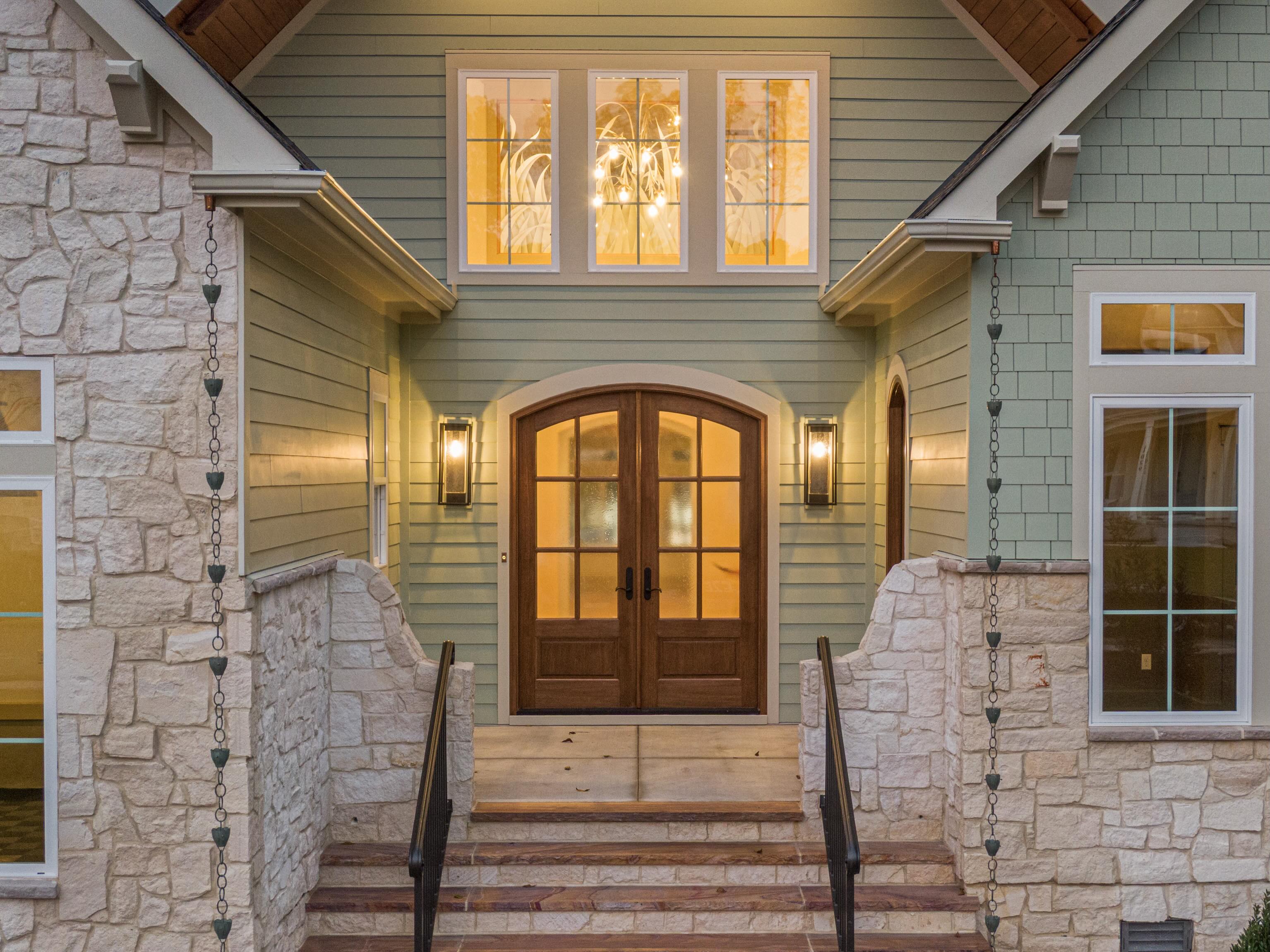 A home that only gets more beautiful at sunset, and one of our absolute favorites 🌅
#customhomes #homedesign #build #waterfront #dreamhome