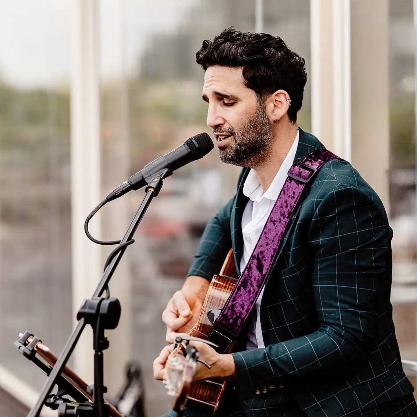 Marnie & Craig - The most special day ever! I got to sing, MC, and dance at my friend's wedding ❤️
.
📸 @bellemartinphotography
🎶 @wearepaperhearts
🏡 @elmswoodestateweddings