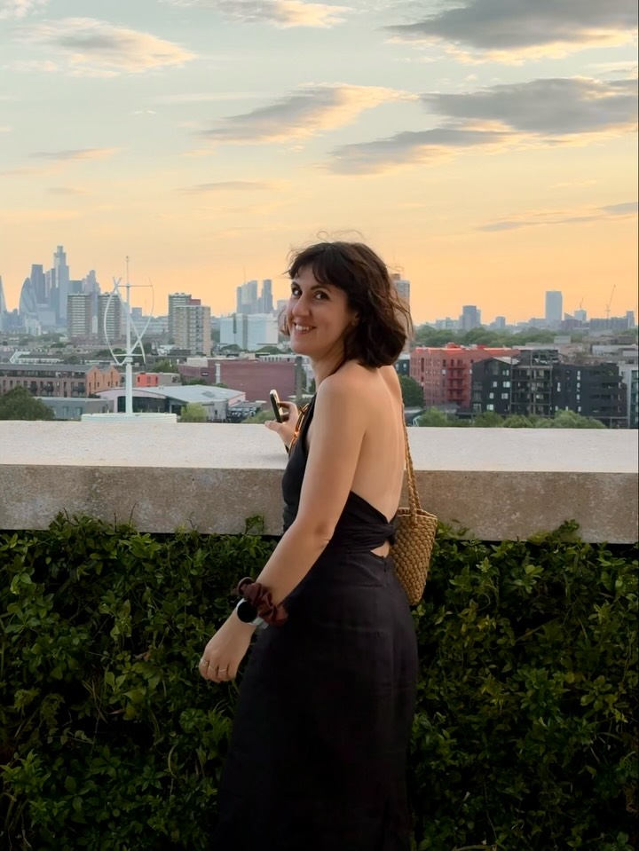 I highly recommend Summer in London. July bits of gigs, uk trips, foodie experiences, sunsets, art exhibitions, sweet and salty waters, ice creams🍦
#SummerinLondon #LondonSummer
Live pic 1 by @katerinazac