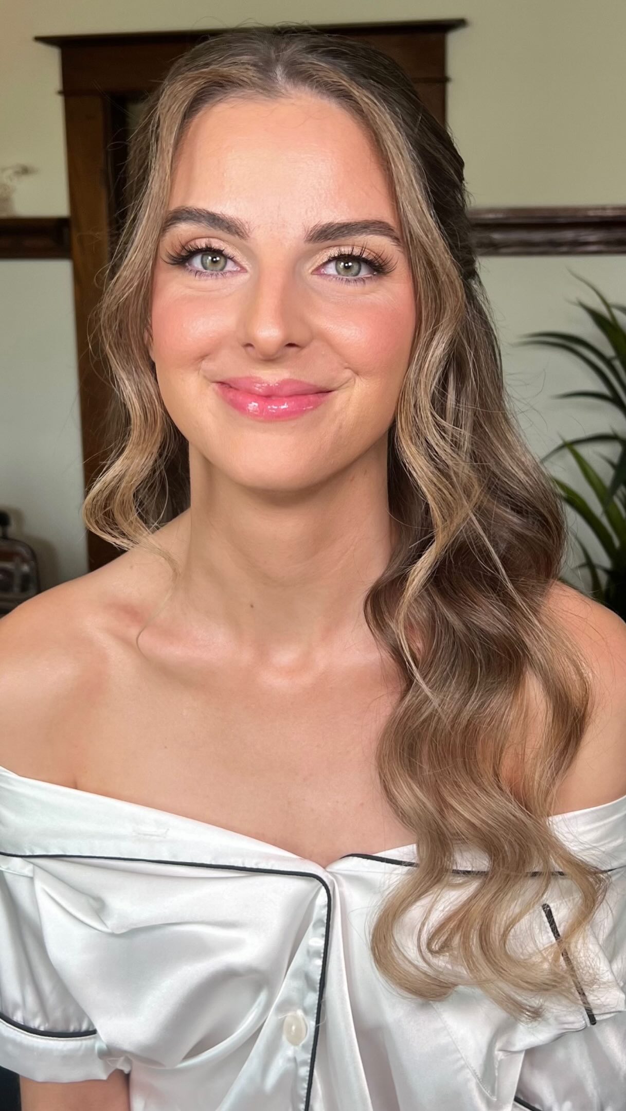 nothing compares to wedding day glam π
makeup trial @ashtondoner
wedding day hair & makeup @bridalbykayla @ashtondoner
spray tan @bbluxeglow