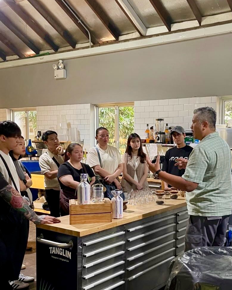 Thanks for the crew from Las Palmas coming down to do a gin tasting with Mark from Tanglin Gin. Always happy to host teams at Singapore’s original gin distillery to taste their range of gins and liqueurs 🙌