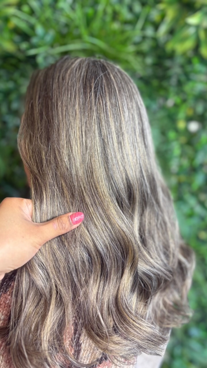 Cuándo es necesario darle un toque de luz a estas lindas canas 🩶
Horas disponibles para esta semana 💕
Nos encuentras en 📍Carlos Antúnez 2015, esquina Pedro de Valdivia Providencia